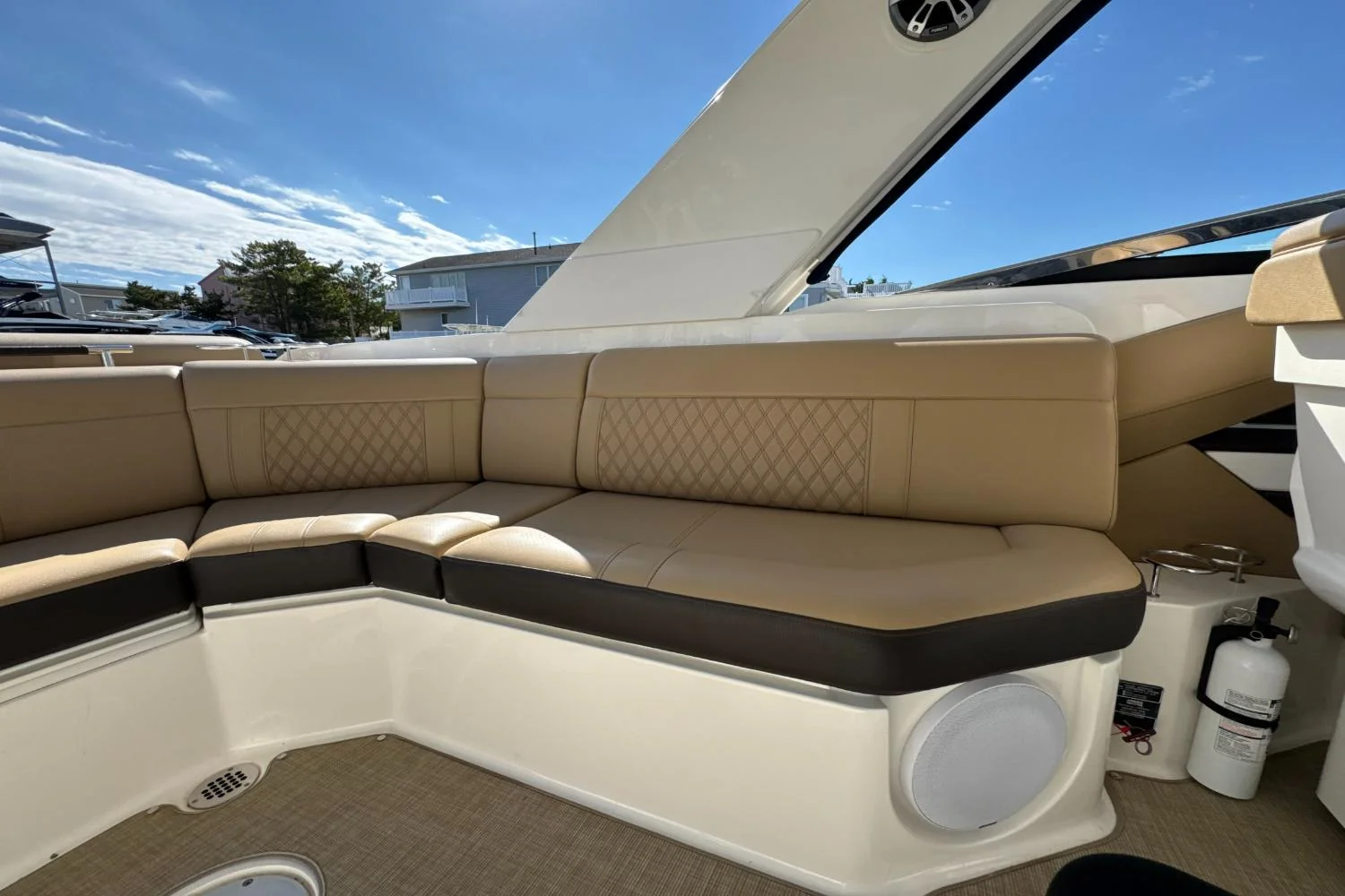 2019 Sea Ray SLX 310 Image Thumbnail #11