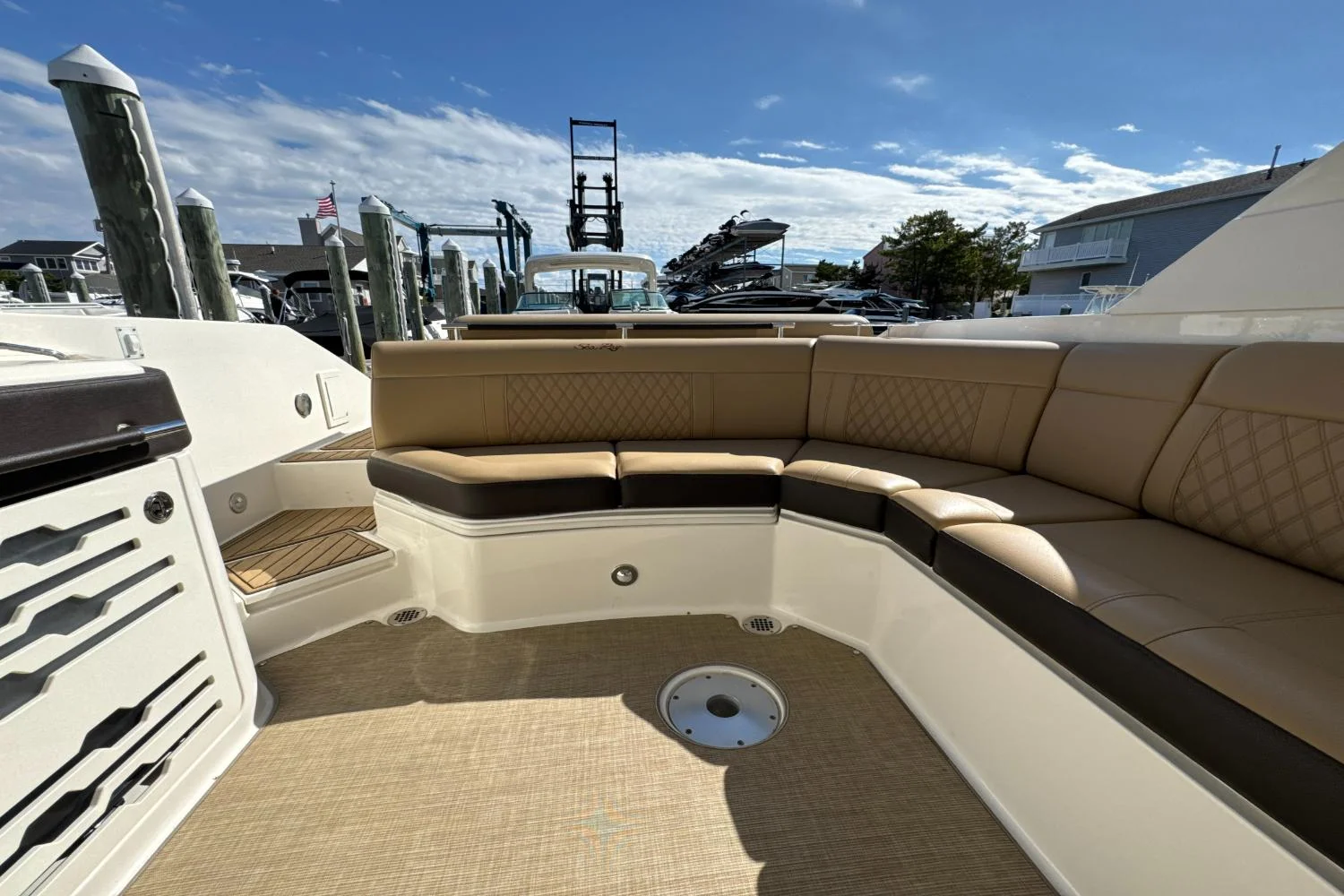 2019 Sea Ray SLX 310 Image Thumbnail #9