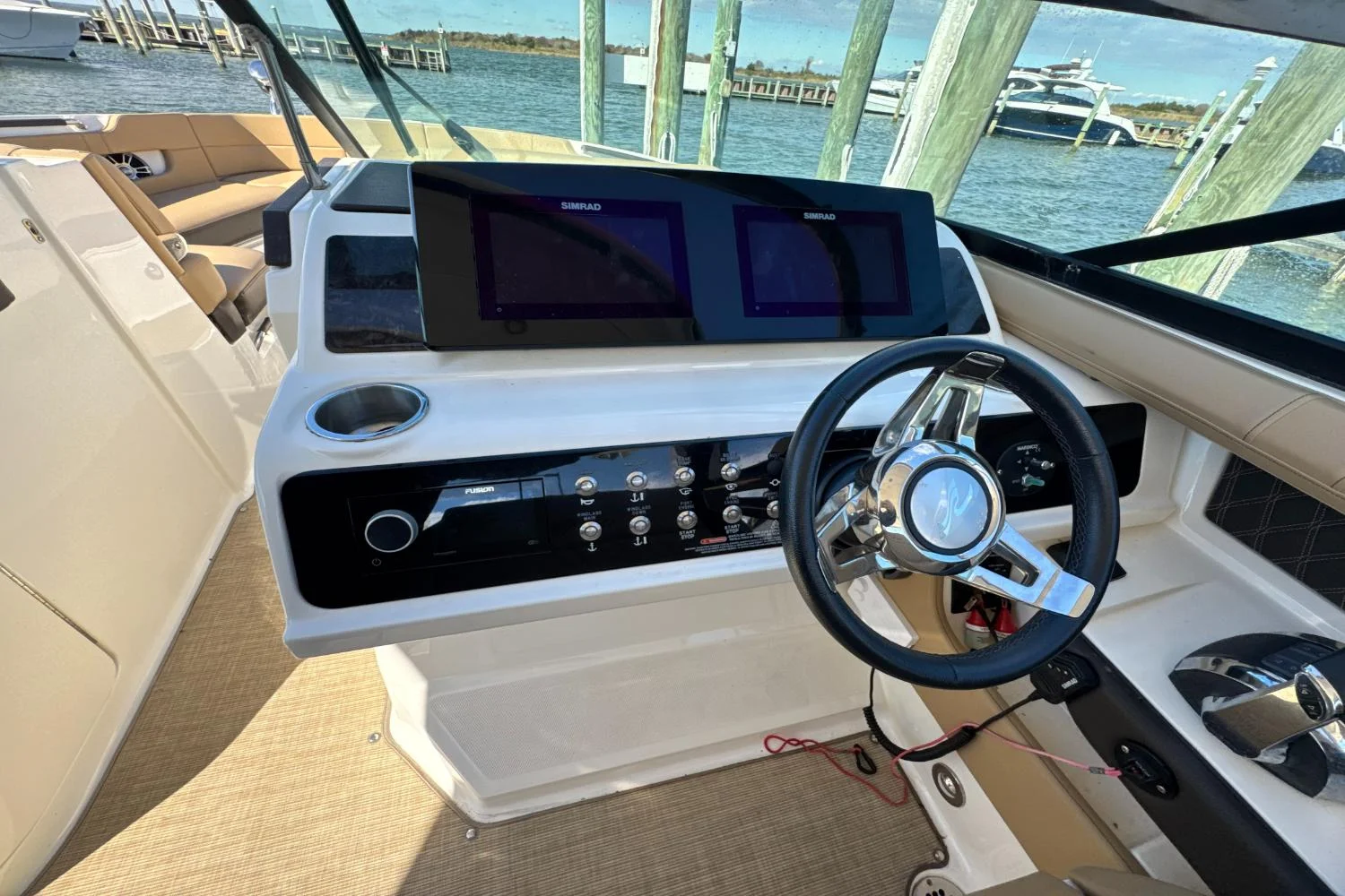 2019 Sea Ray SLX 310 Image Thumbnail #32