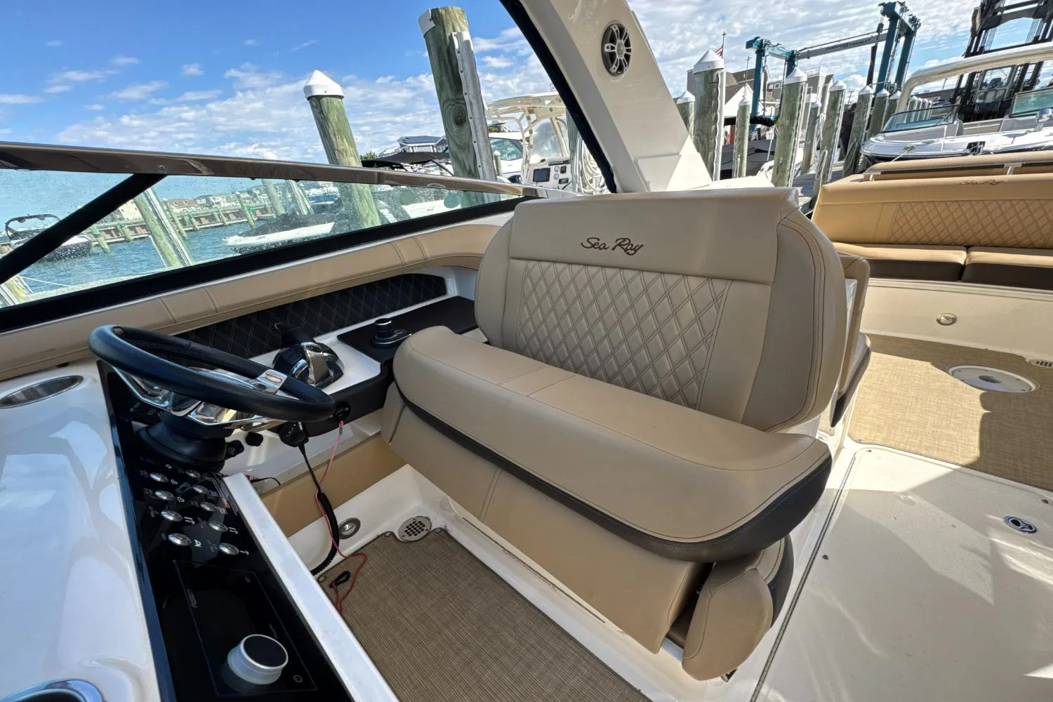 2019 Sea Ray SLX 310 Image Thumbnail #34