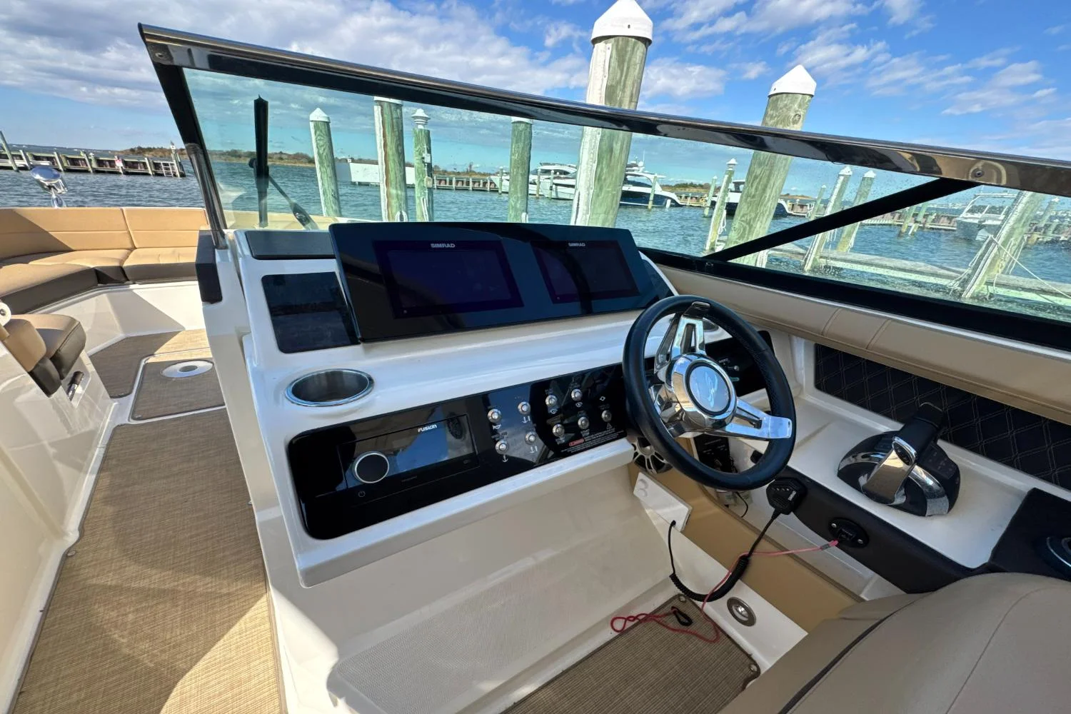 2019 Sea Ray SLX 310 Image Thumbnail #29