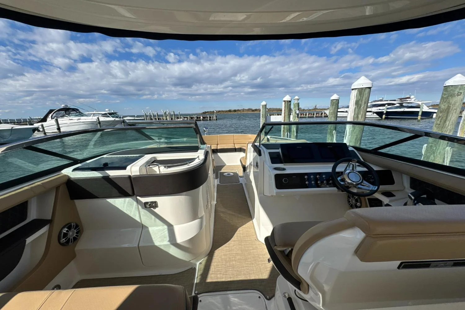 2019 Sea Ray SLX 310 Image Thumbnail #20