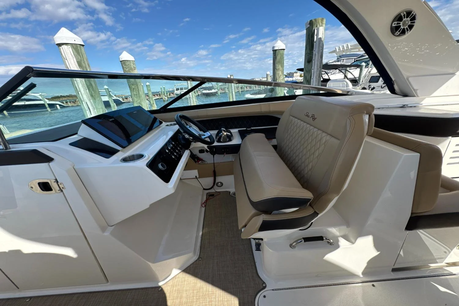 2019 Sea Ray SLX 310 Image Thumbnail #27