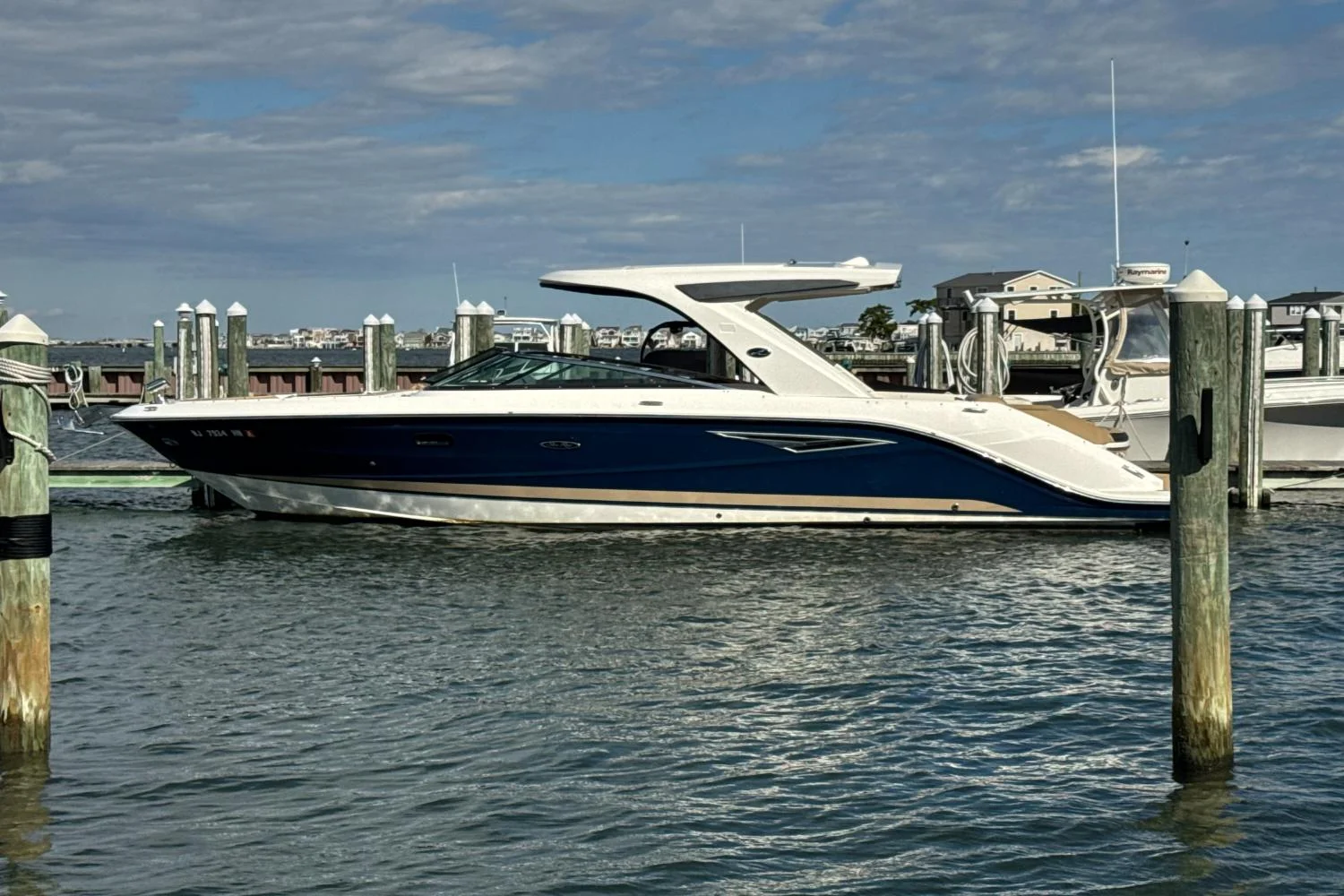 2019 Sea Ray SLX 310 Image Thumbnail #1