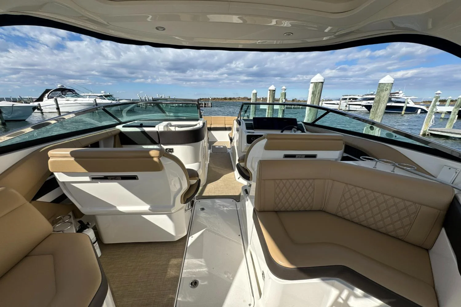 2019 Sea Ray SLX 310 Image Thumbnail #19