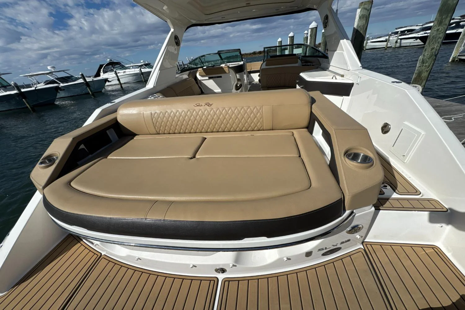 2019 Sea Ray SLX 310 Image Thumbnail #5