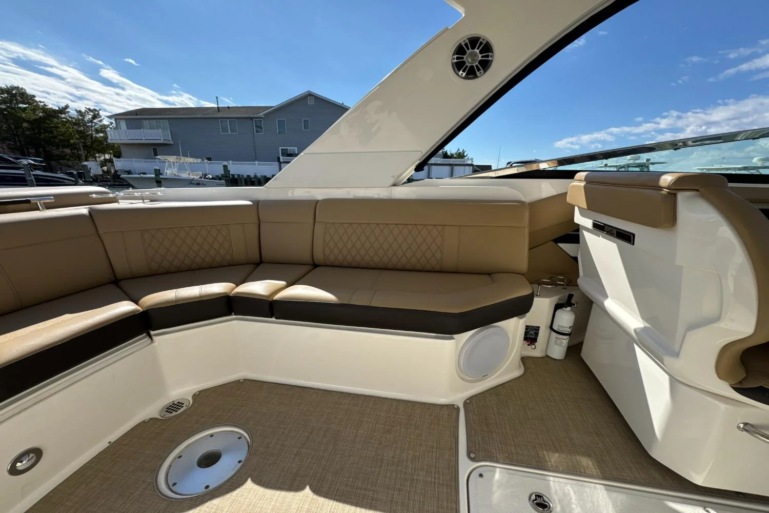 2019 Sea Ray SLX 310 Image Thumbnail #12