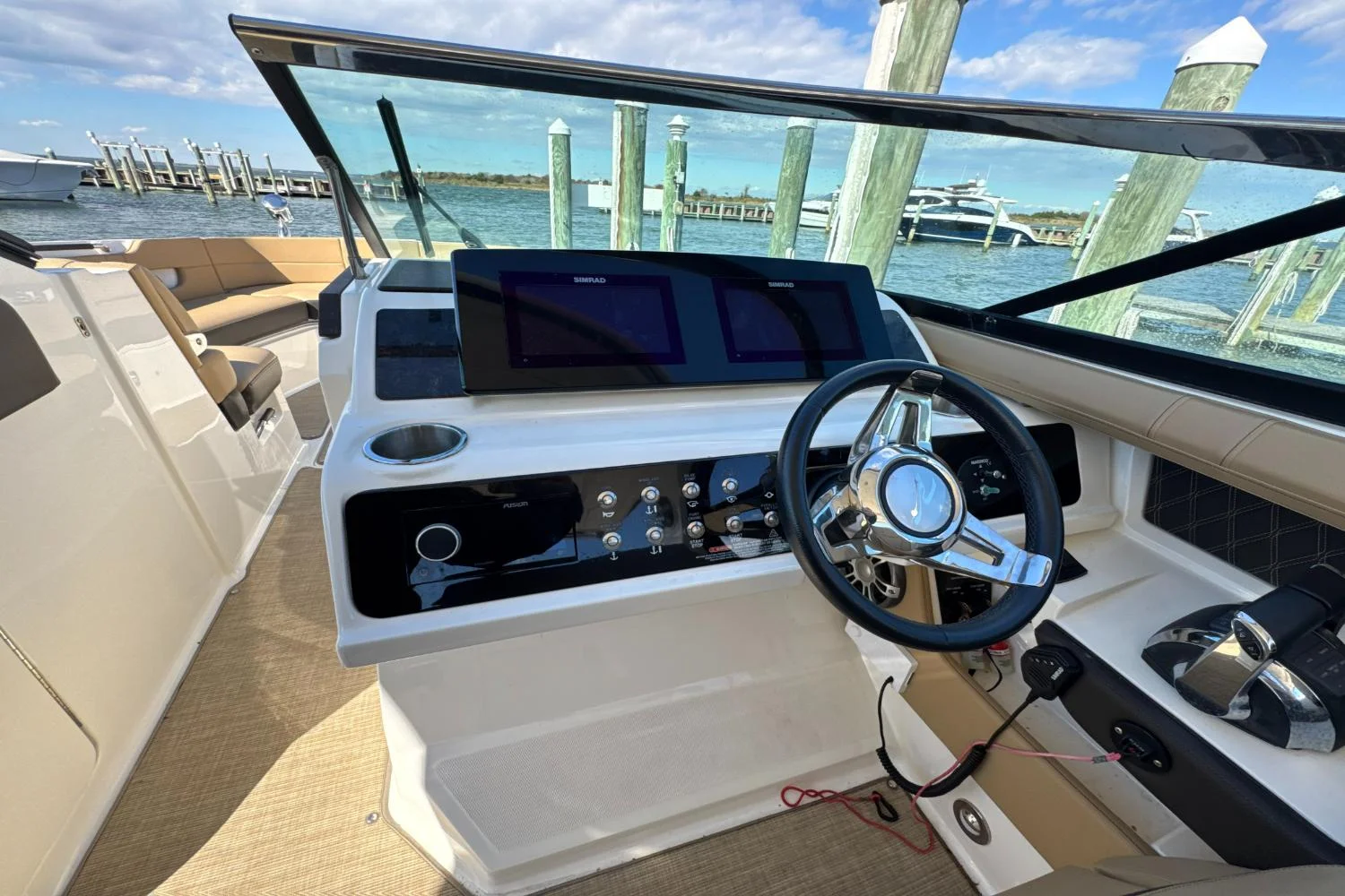 2019 Sea Ray SLX 310 Image Thumbnail #30