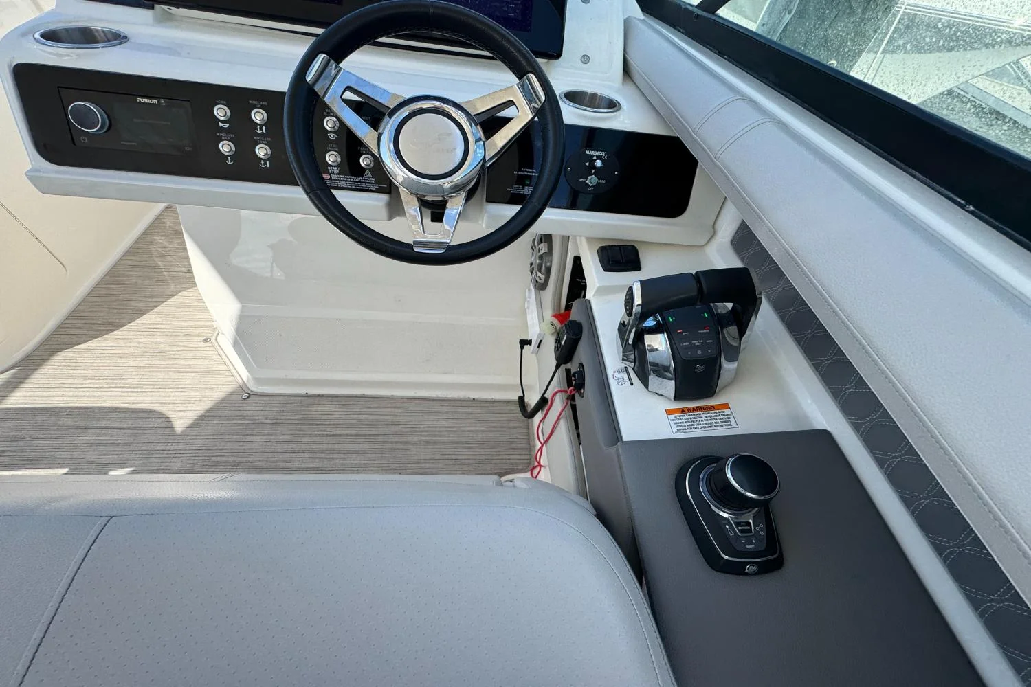 2021 Sea Ray SLX 310 Image Thumbnail #30