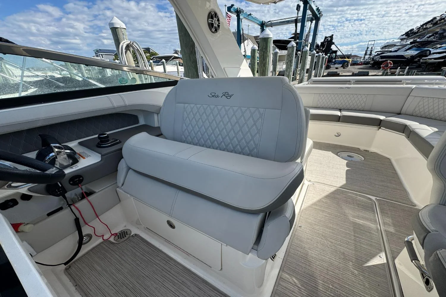 2021 Sea Ray SLX 310 Image Thumbnail #28