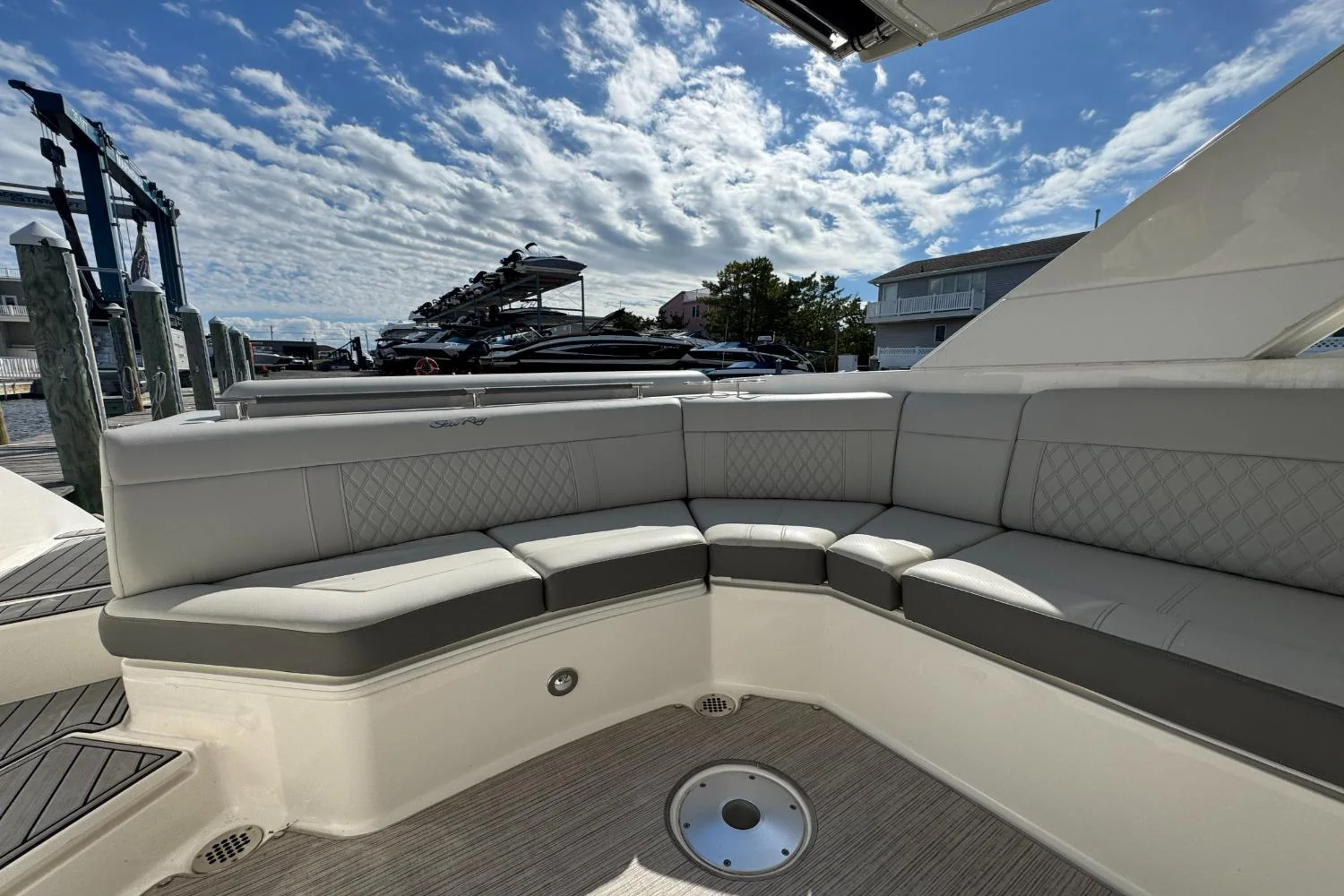 2021 Sea Ray SLX 310 Image Thumbnail #10