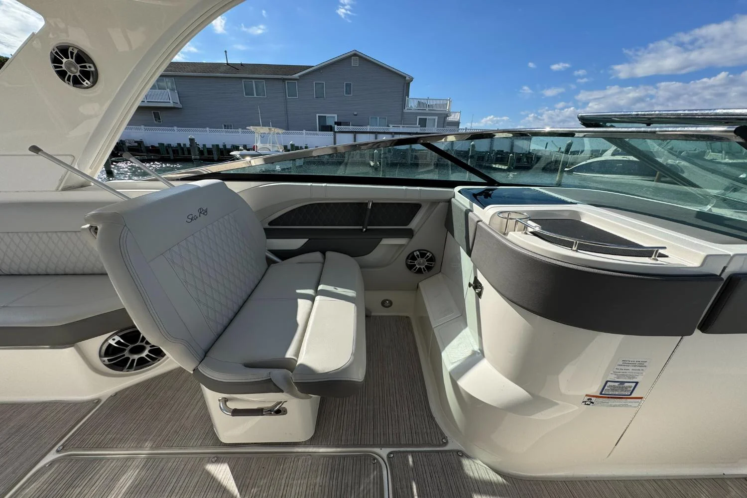 2021 Sea Ray SLX 310 Image Thumbnail #19