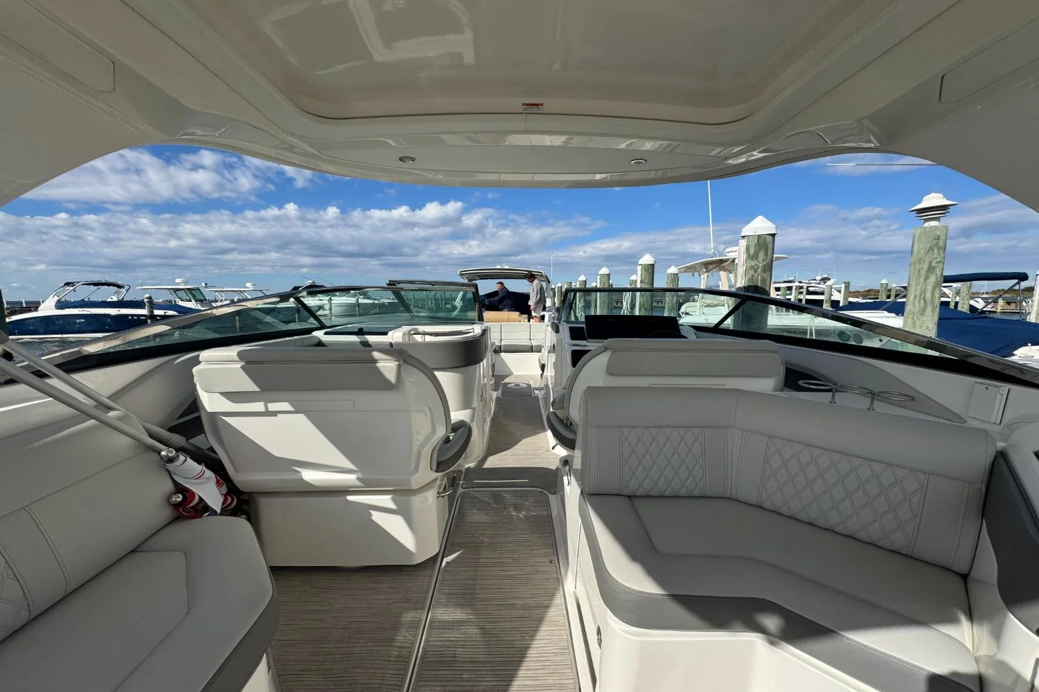 2021 Sea Ray SLX 310 Image Thumbnail #14