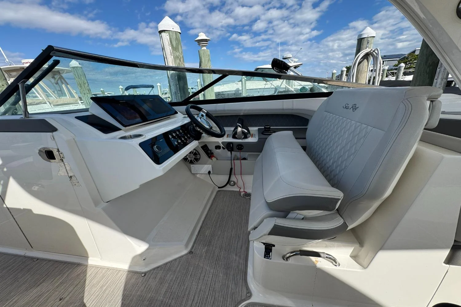 2021 Sea Ray SLX 310 Image Thumbnail #26