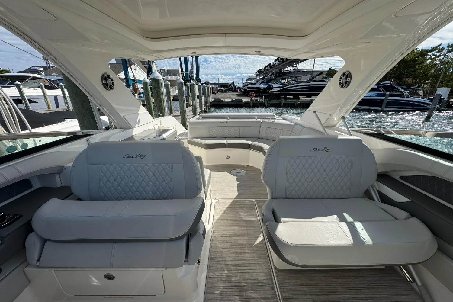 2021 Sea Ray SLX 310 Image Thumbnail #18