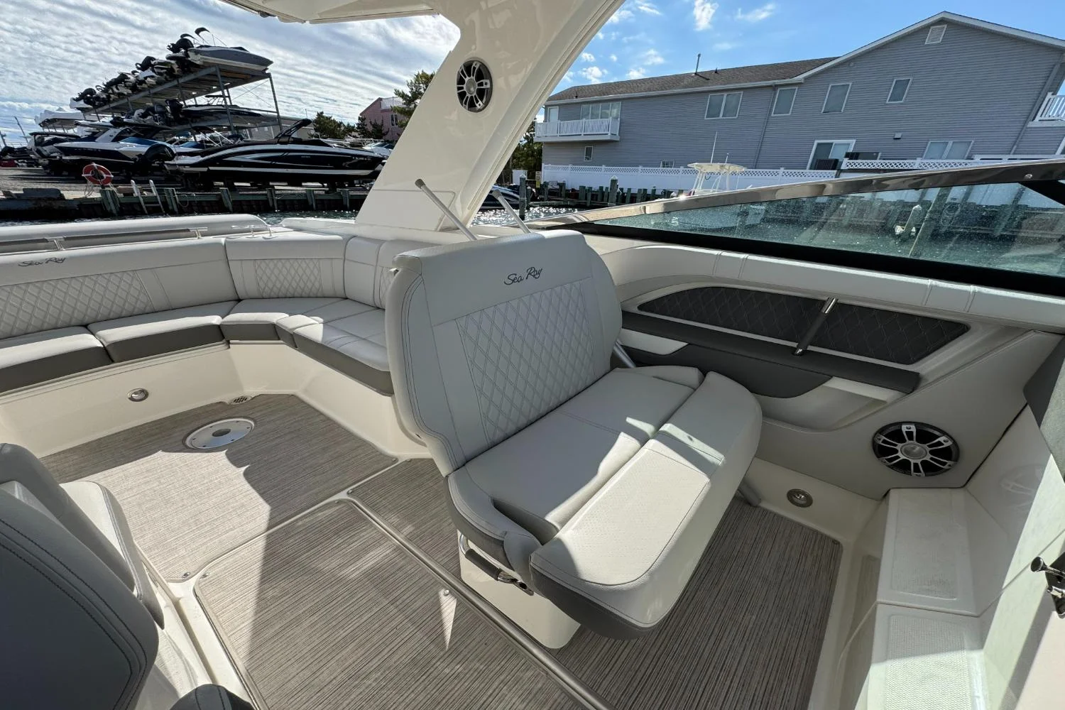 2021 Sea Ray SLX 310 Image Thumbnail #21