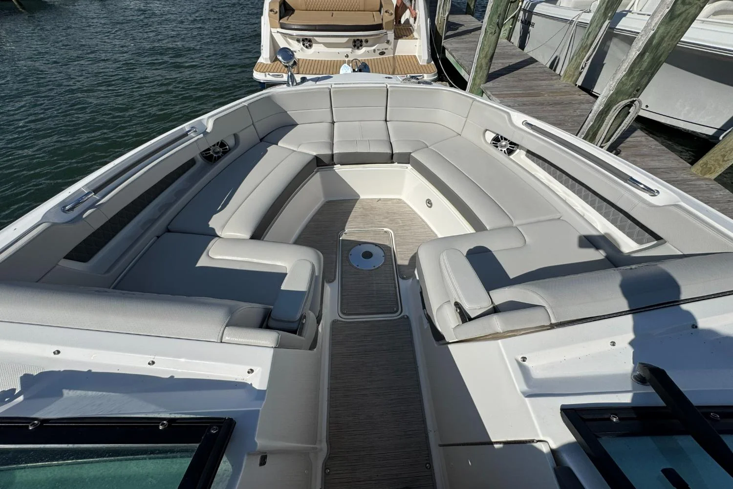 2021 Sea Ray SLX 310 Image Thumbnail #38