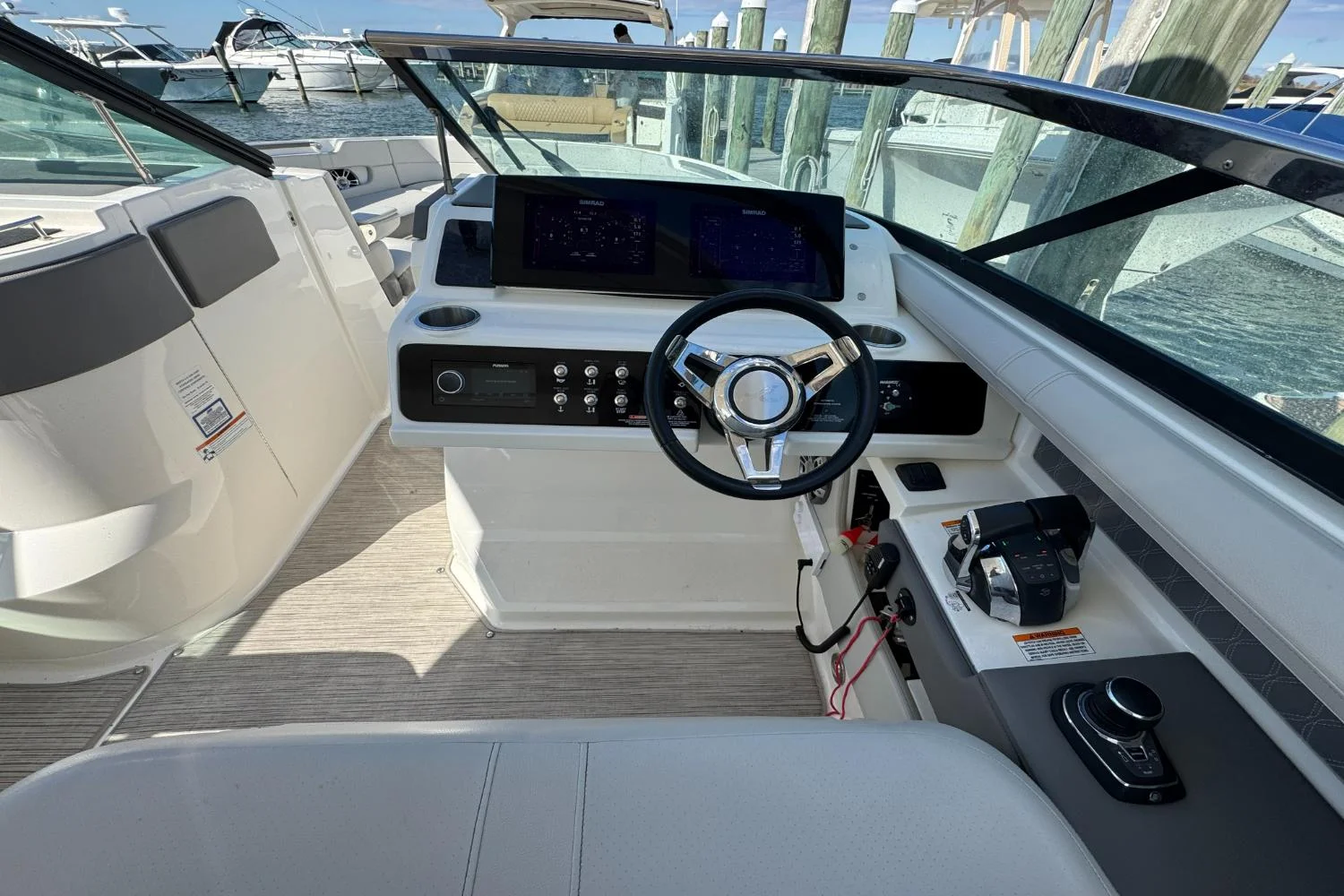 2021 Sea Ray SLX 310 Image Thumbnail #29