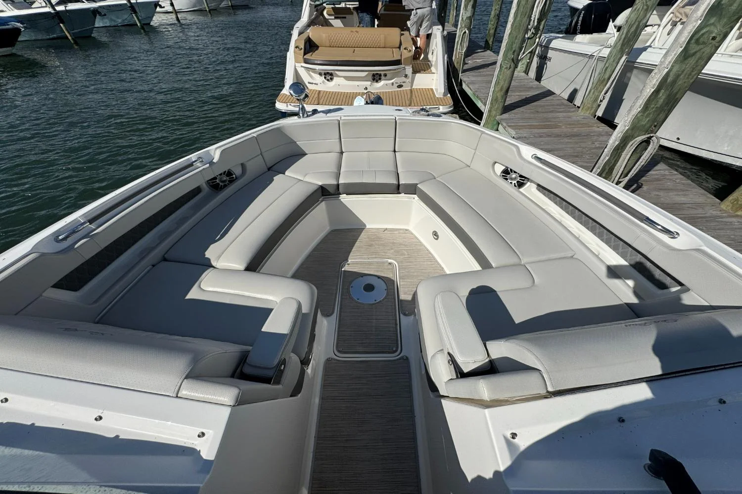 2021 Sea Ray SLX 310 Image Thumbnail #35