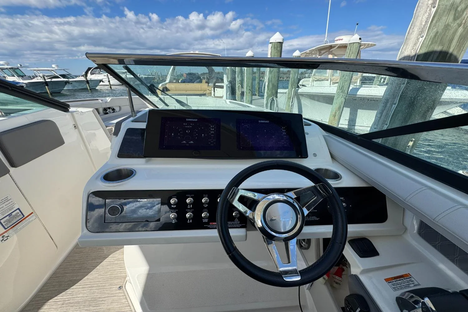 2021 Sea Ray SLX 310 Image Thumbnail #31