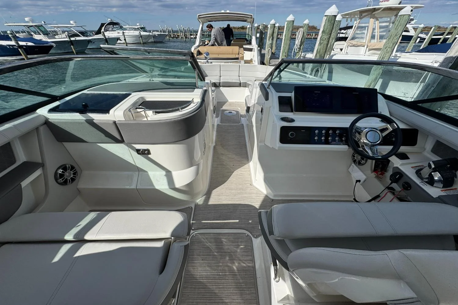 2021 Sea Ray SLX 310 Image Thumbnail #16