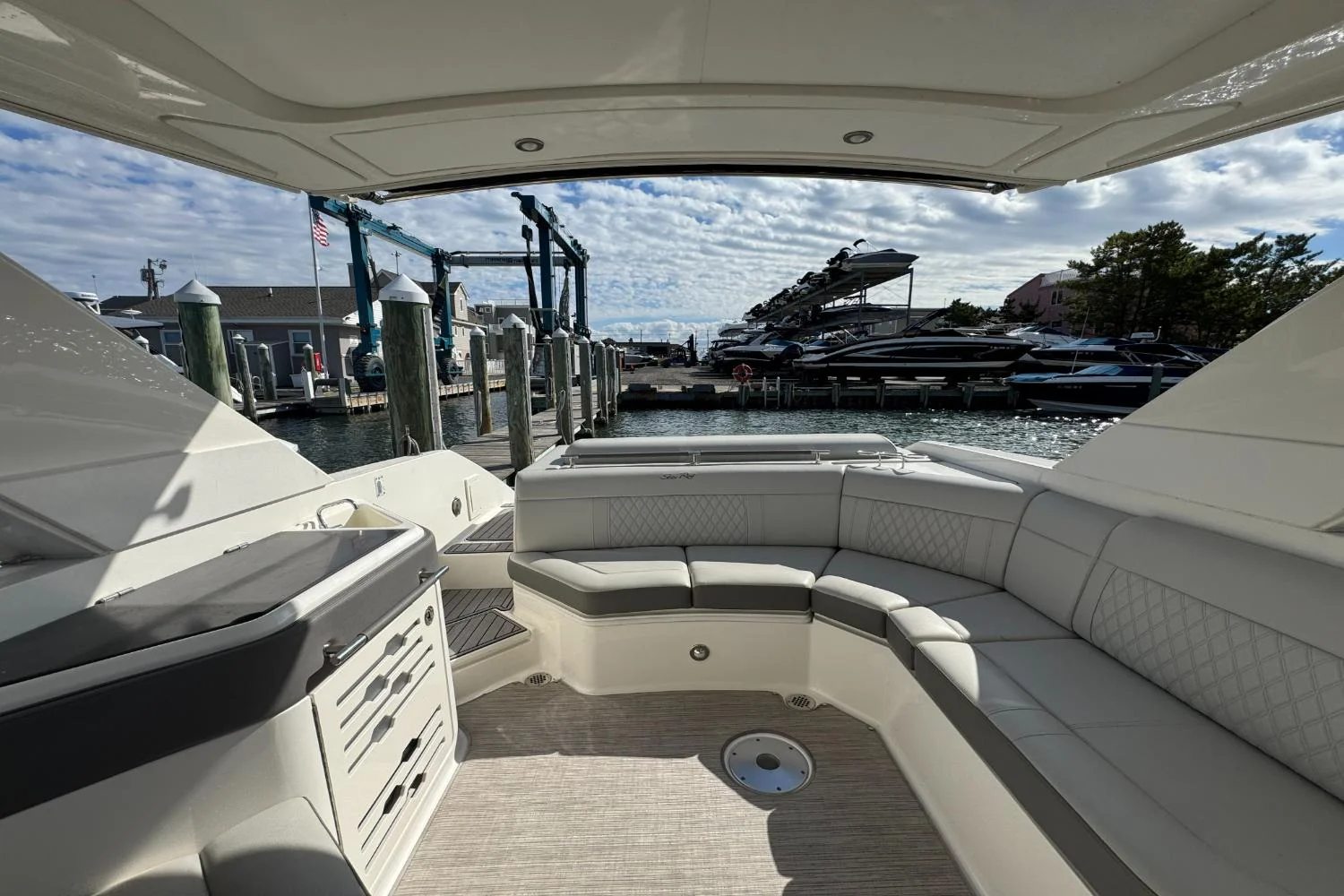 2021 Sea Ray SLX 310 Image Thumbnail #8