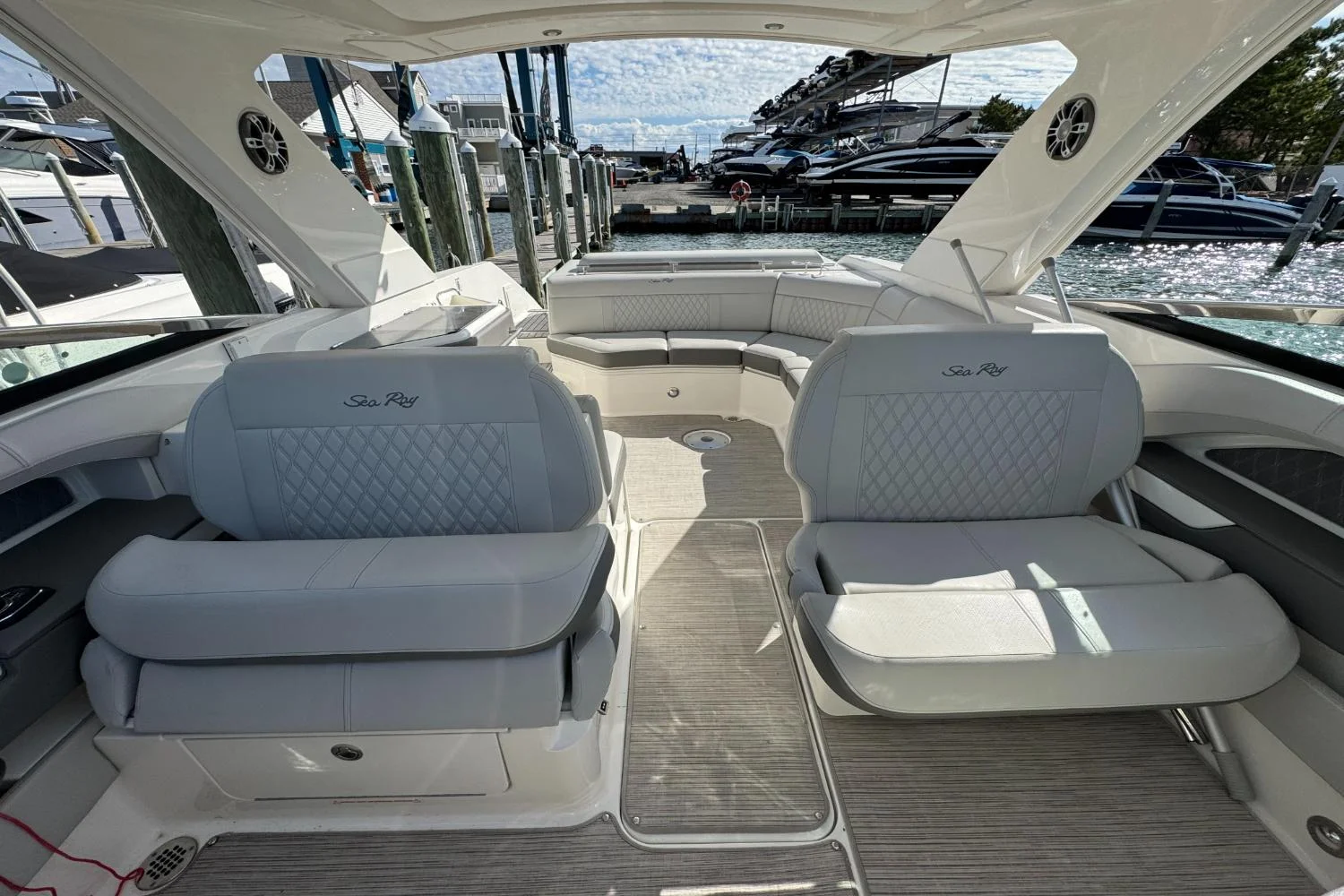 2021 Sea Ray SLX 310 Image Thumbnail #17