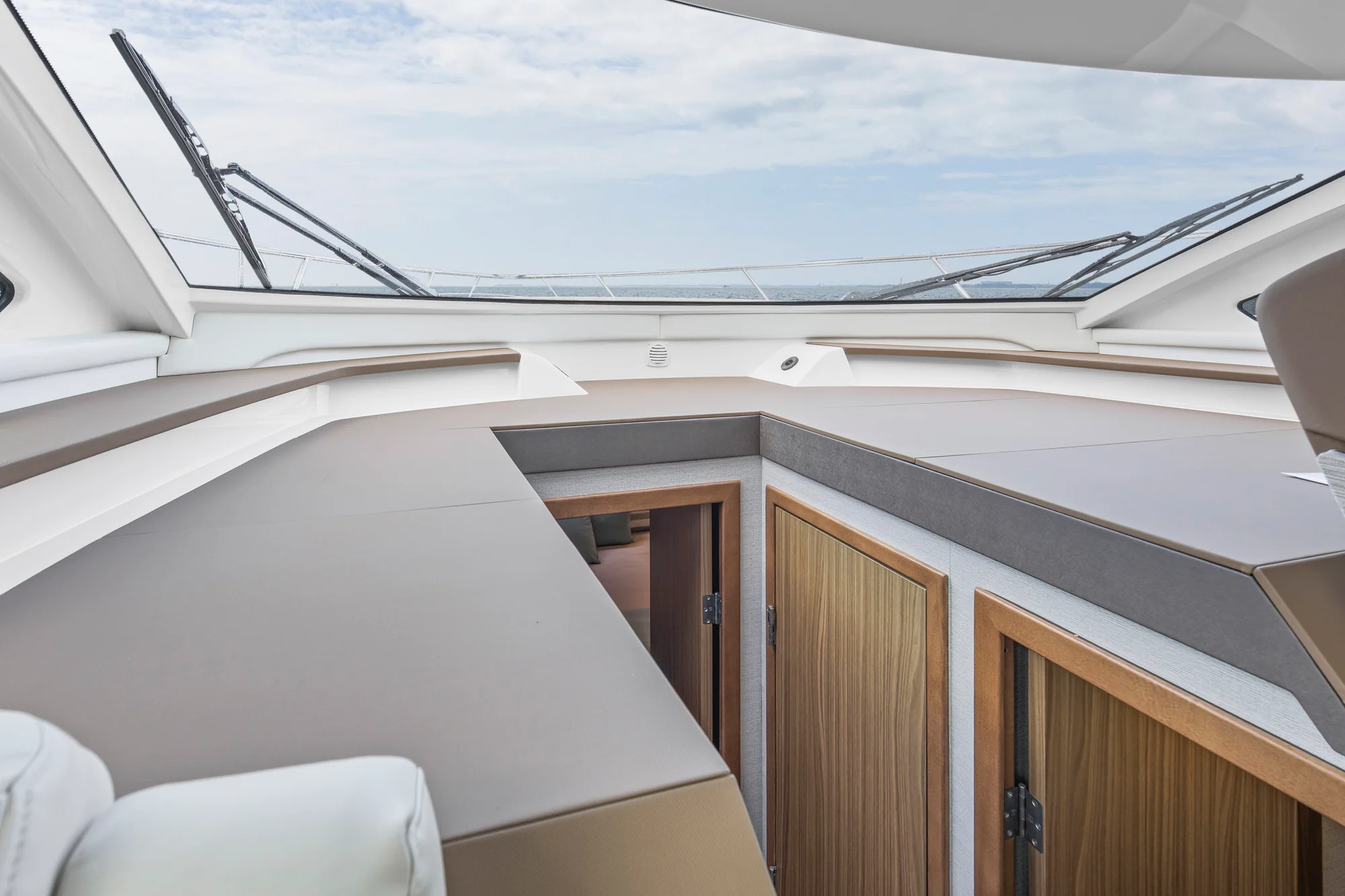 2026 Cruisers Yachts 42 Cantius Image Thumbnail #51