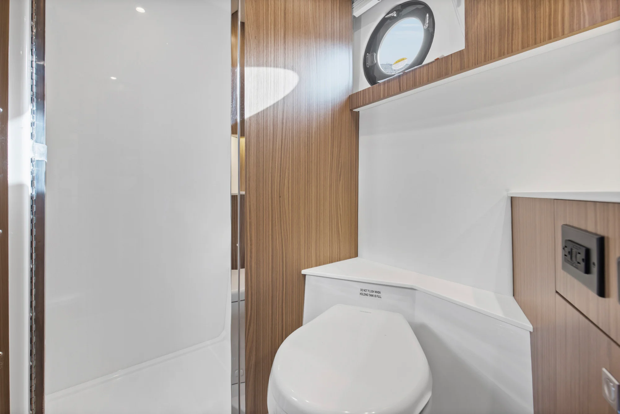 2026 Cruisers Yachts 42 Cantius Image Thumbnail #26