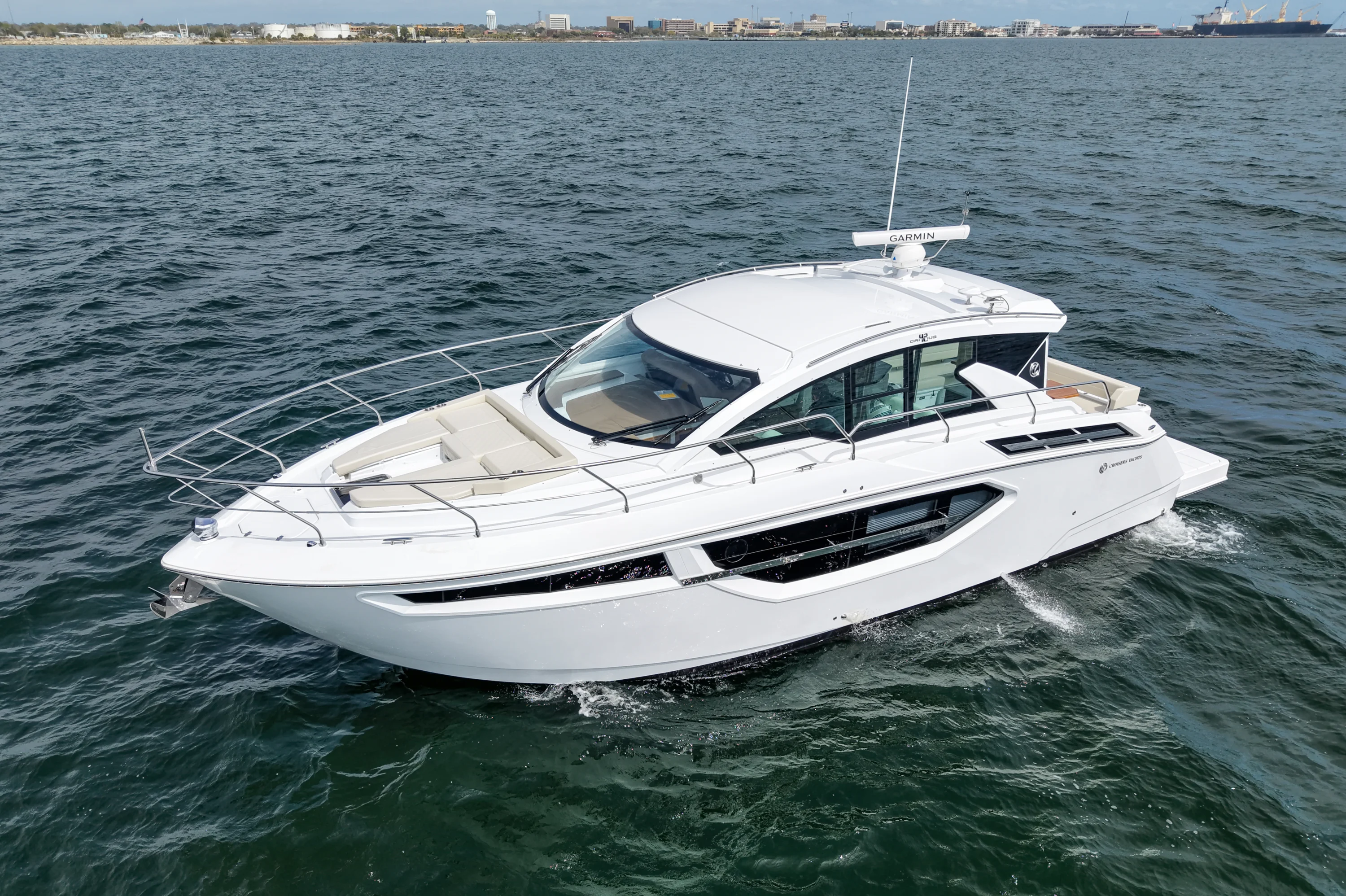 2026 Cruisers Yachts 42 Cantius Image Thumbnail #4