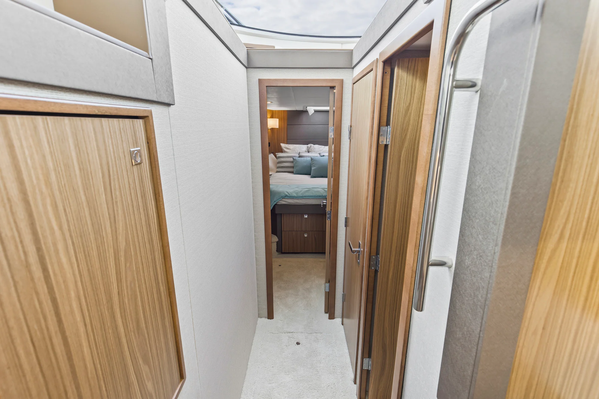 2026 Cruisers Yachts 42 Cantius Image Thumbnail #41