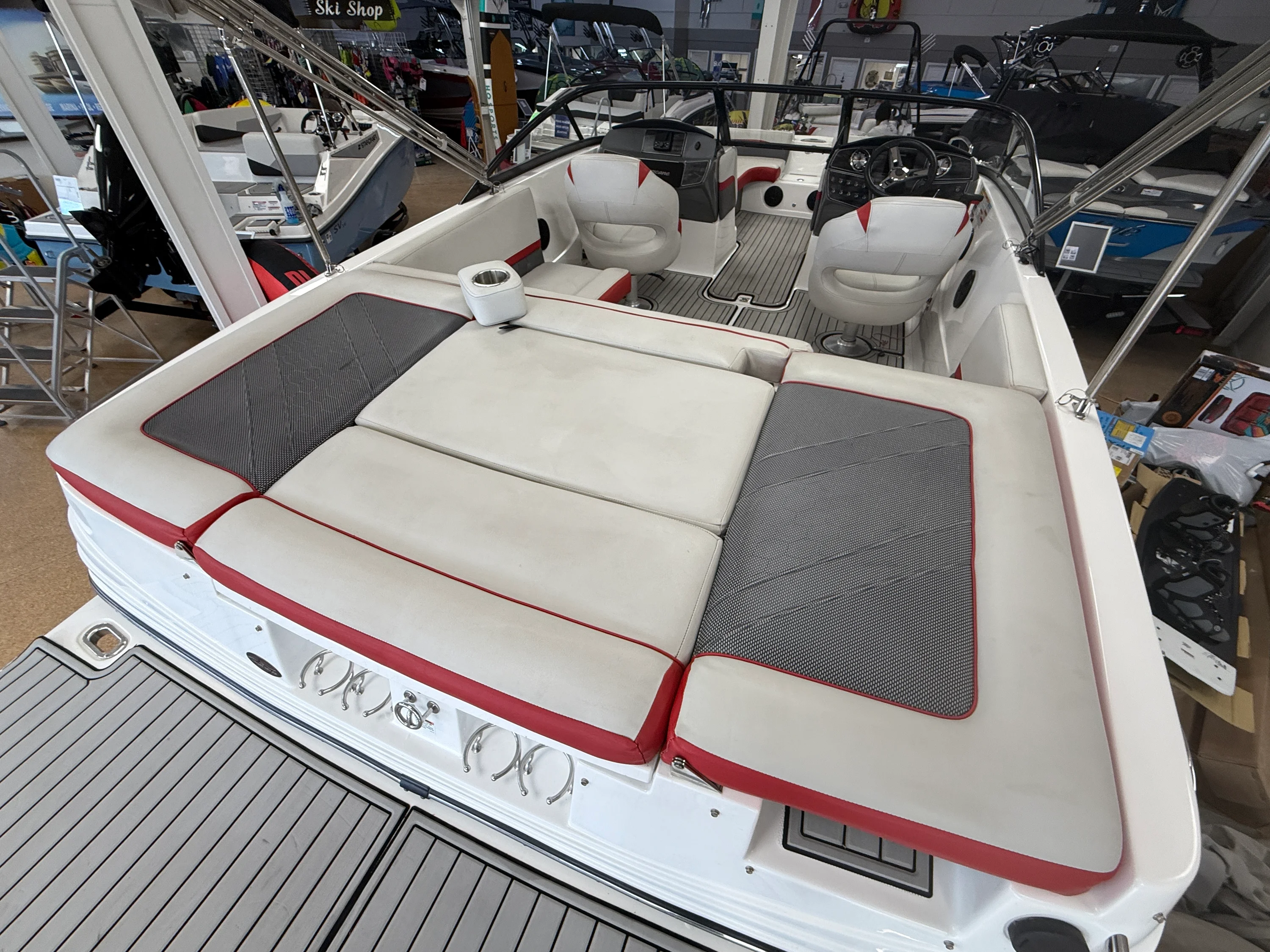 2020 Hurricane SD 217 Image Thumbnail #3