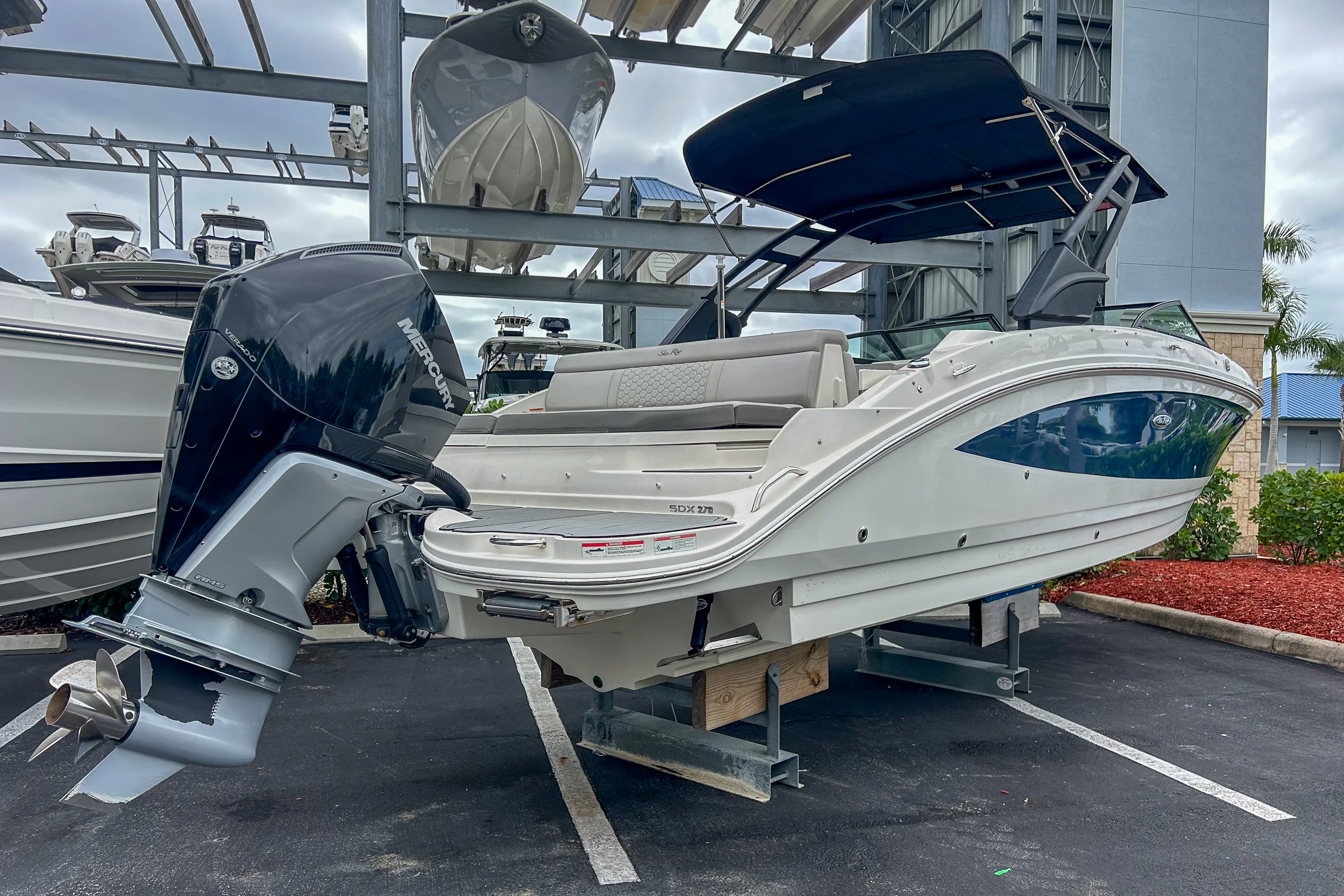 2021 Sea Ray 270 SDX OUTBOARD Image Thumbnail #19