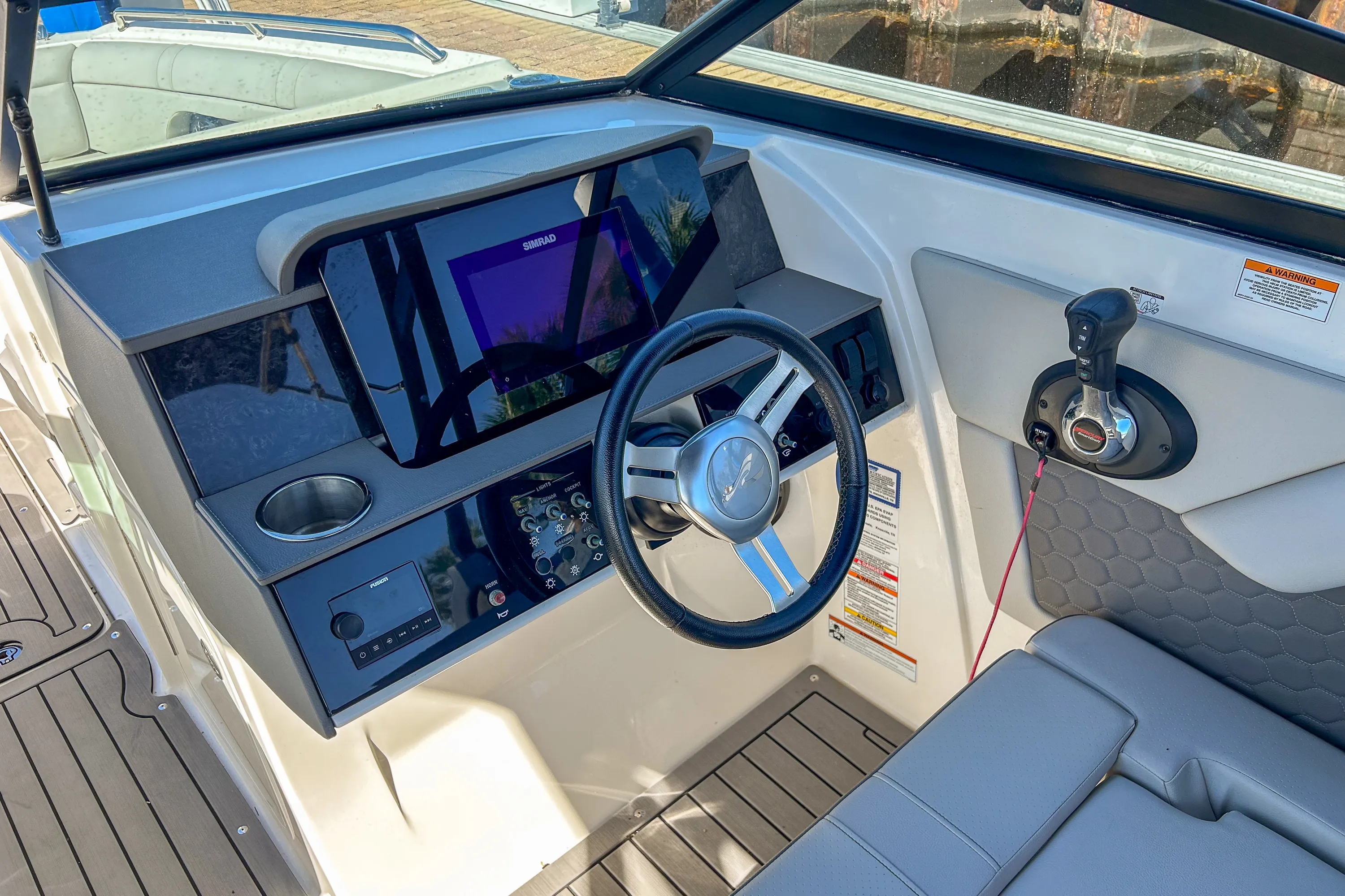 2021 Sea Ray 270 SDX OUTBOARD Image Thumbnail #7