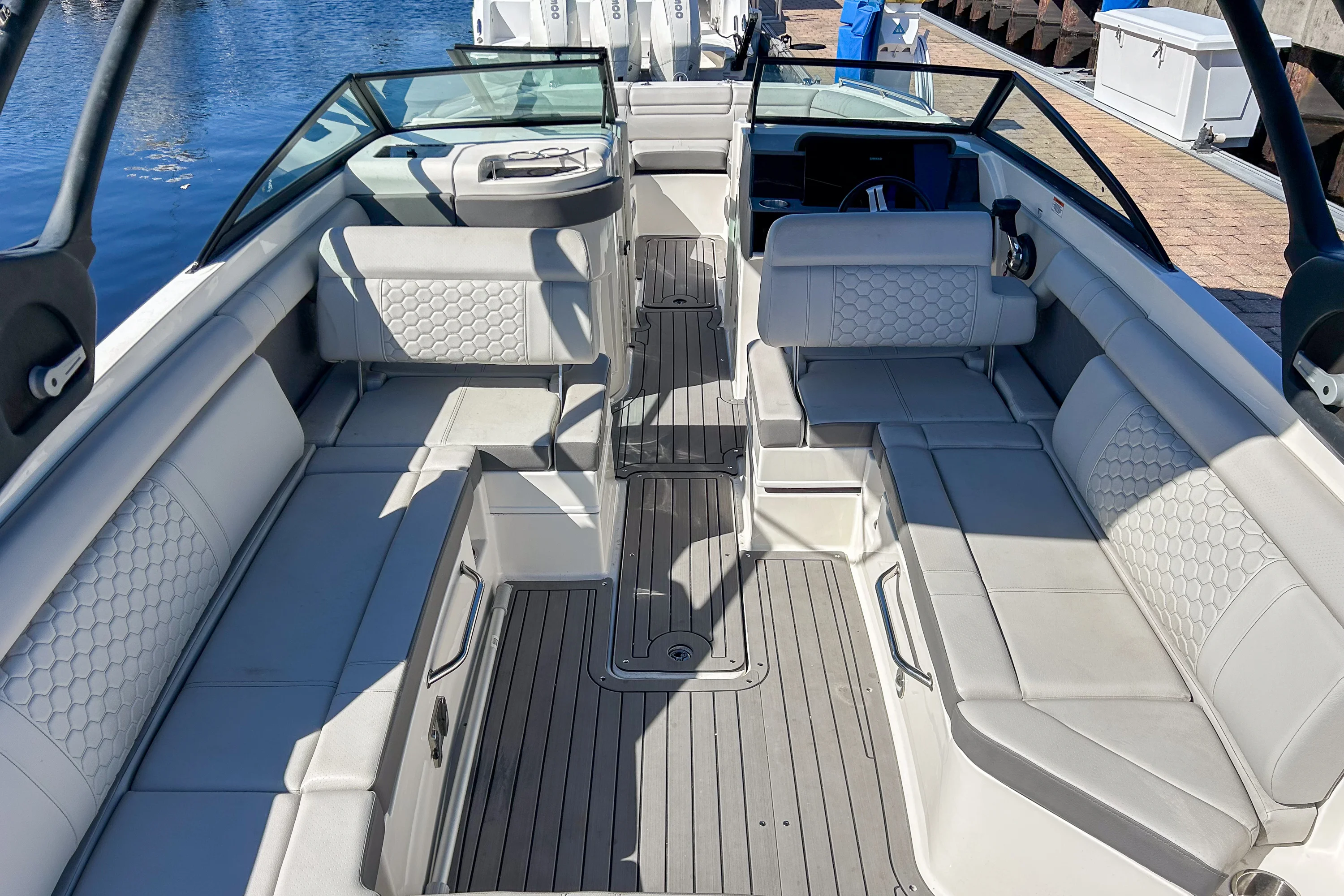 2021 Sea Ray 270 SDX OUTBOARD Image Thumbnail #5
