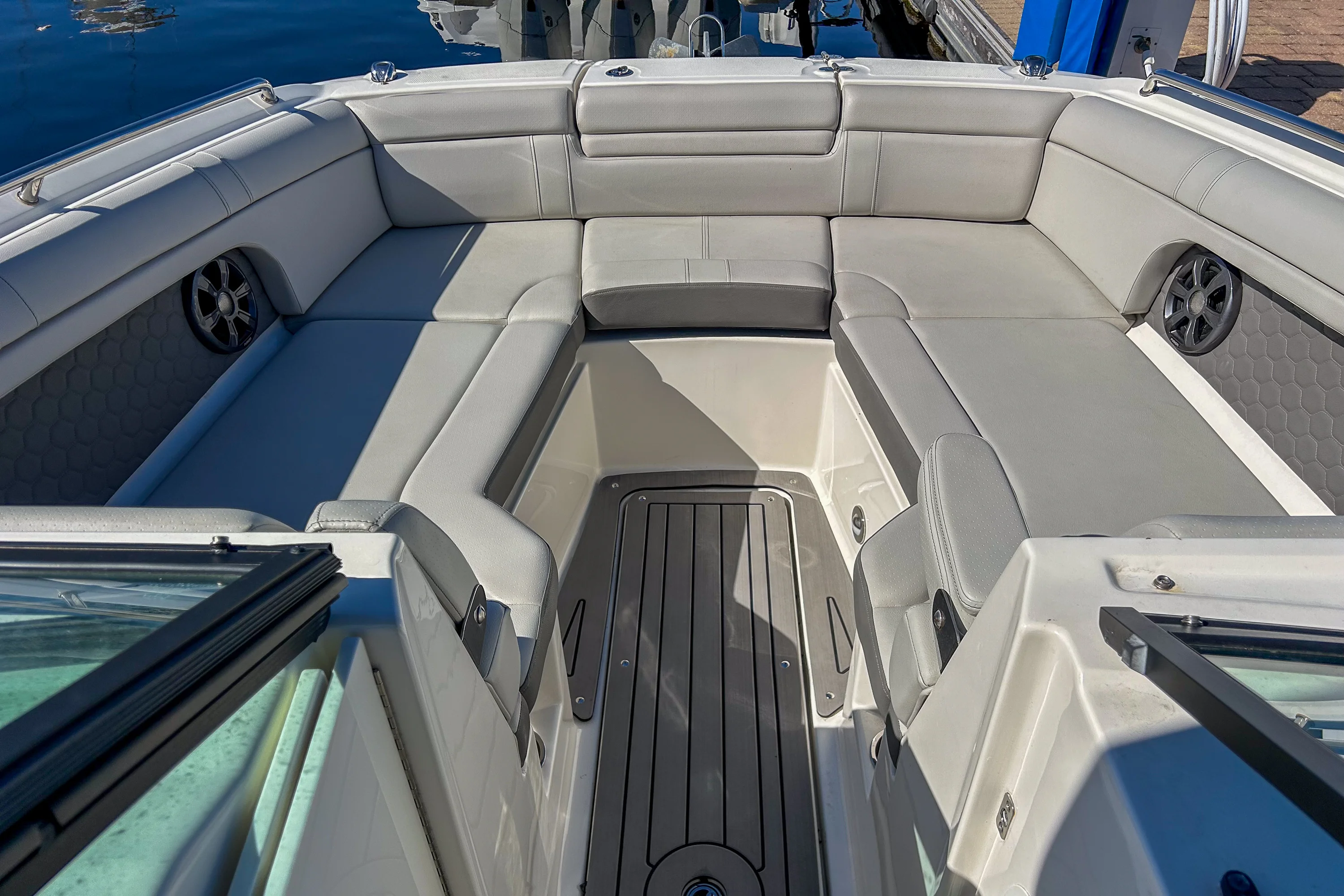 2021 Sea Ray 270 SDX OUTBOARD Image Thumbnail #8