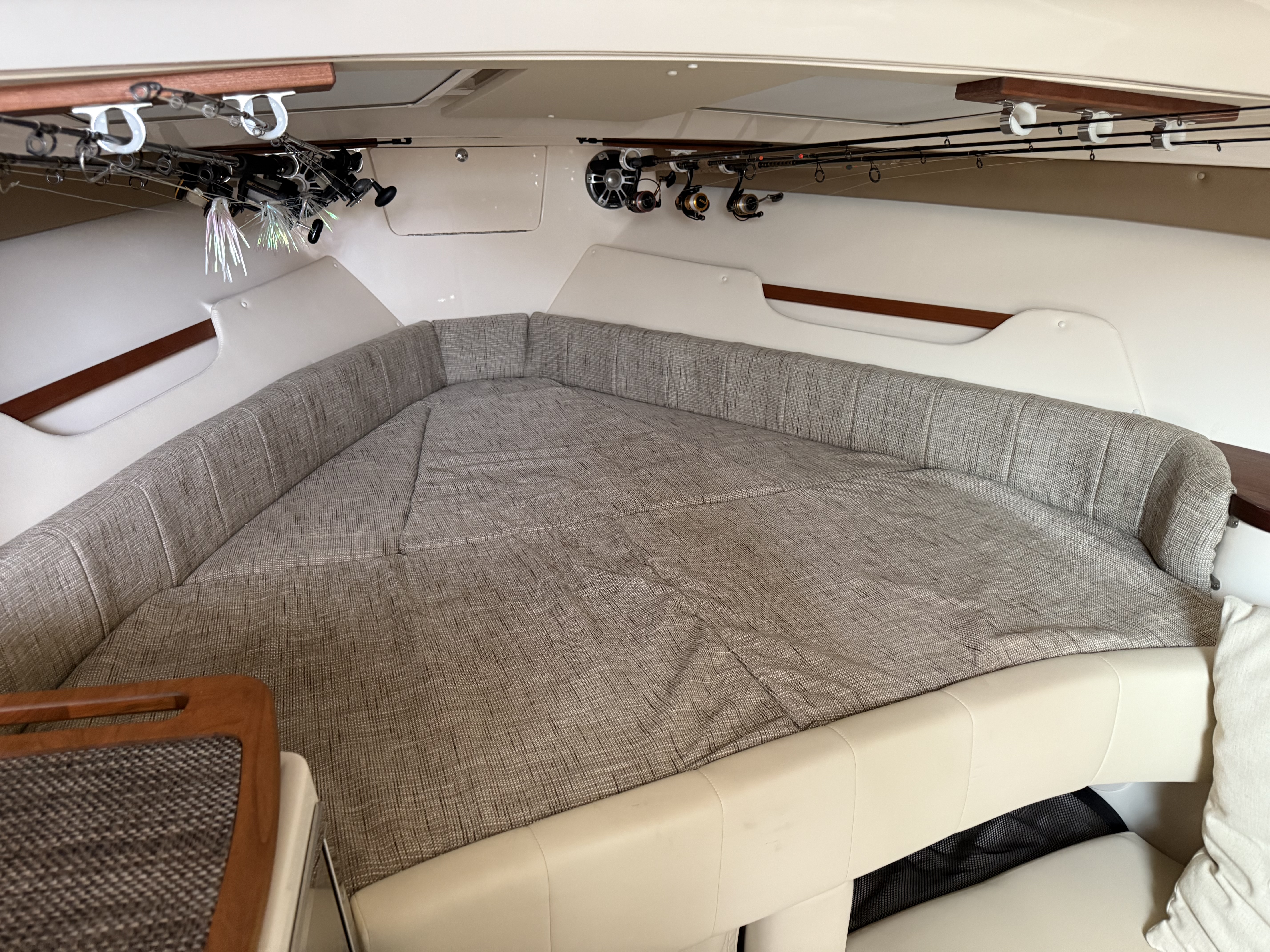 2025 Grady-White 330 EXPRESS Image Thumbnail #36