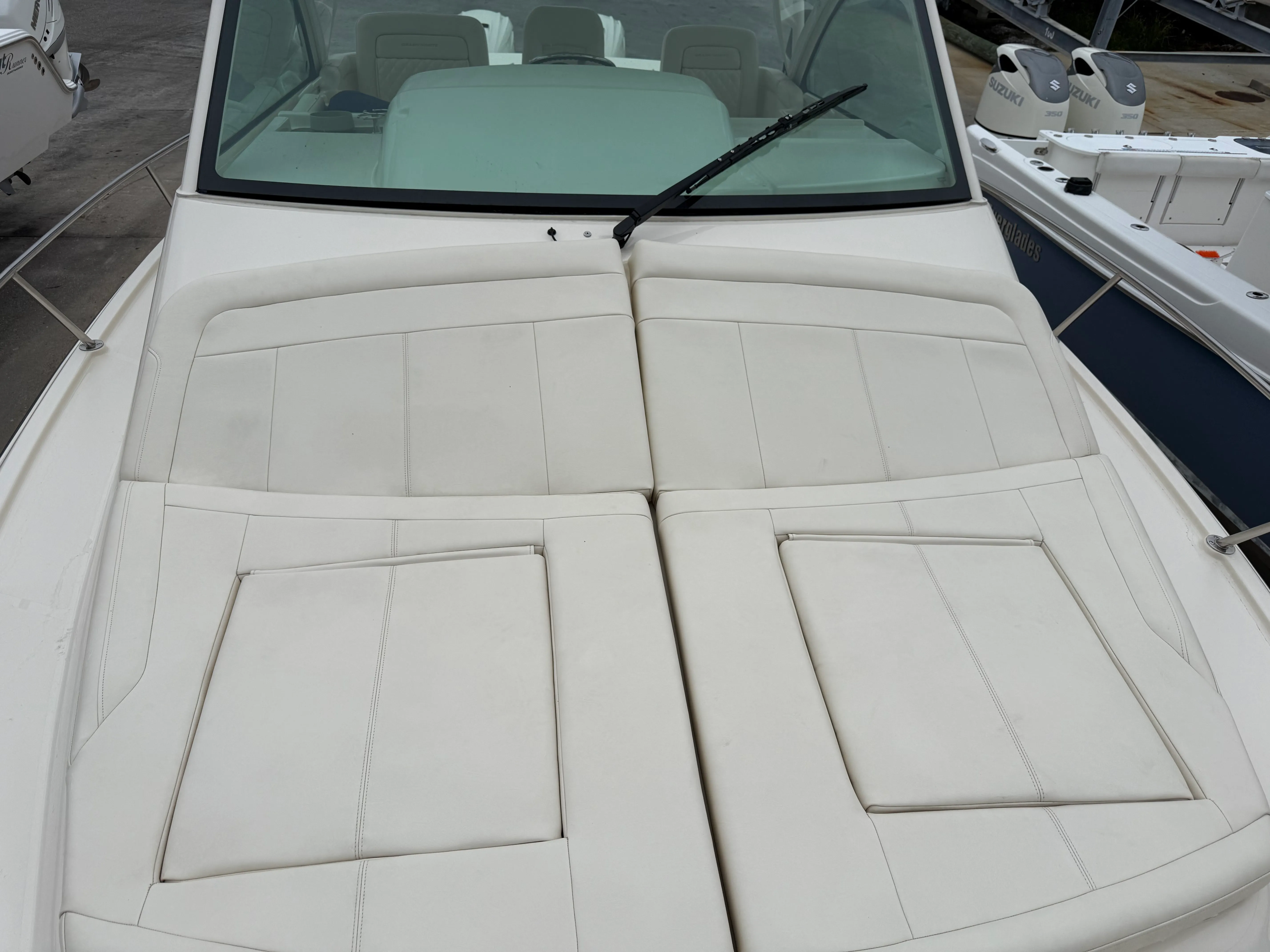 2025 Grady-White 330 EXPRESS Image Thumbnail #31