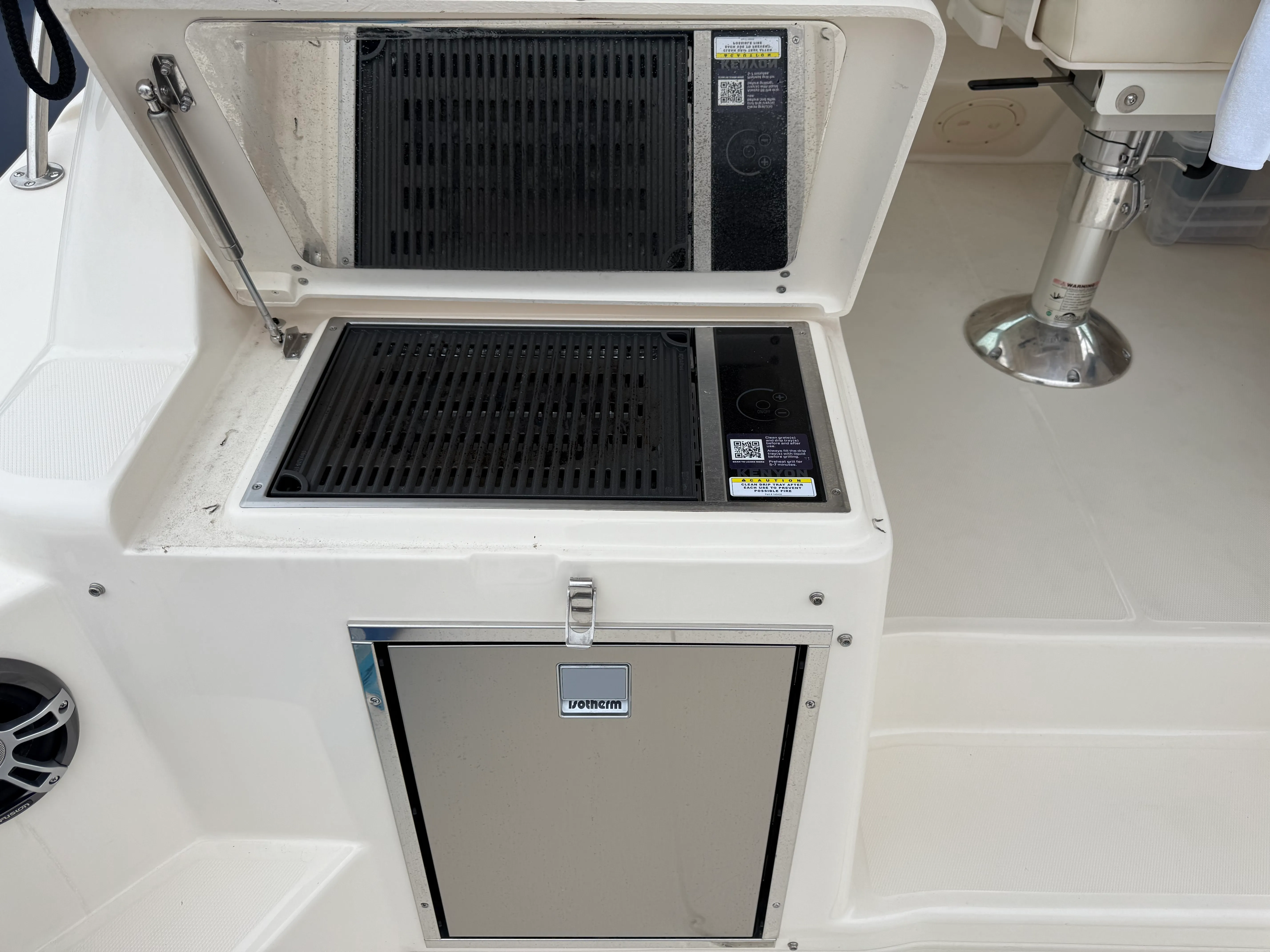 2025 Grady-White 330 EXPRESS Image Thumbnail #27