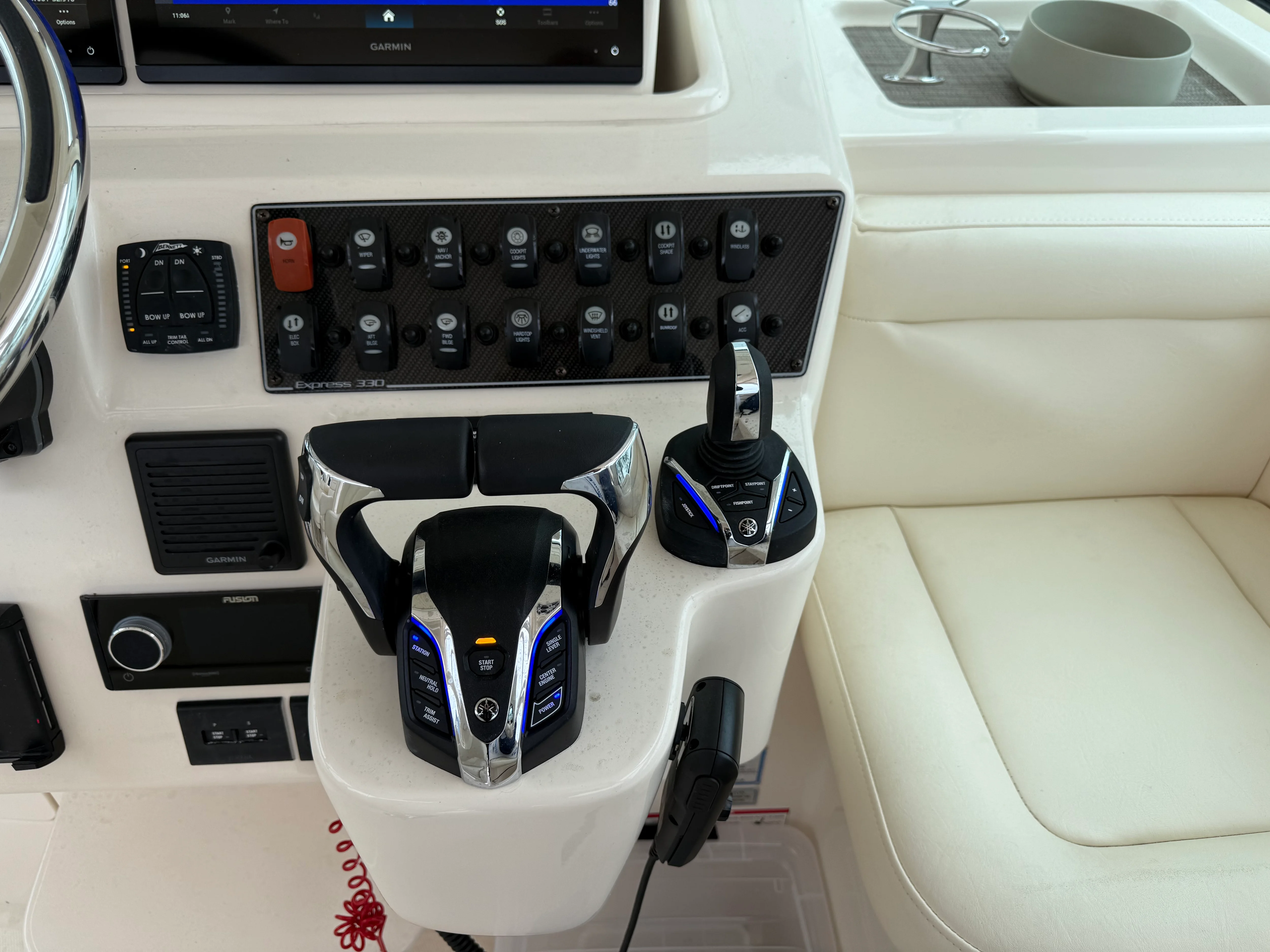 2025 Grady-White 330 EXPRESS Image Thumbnail #20