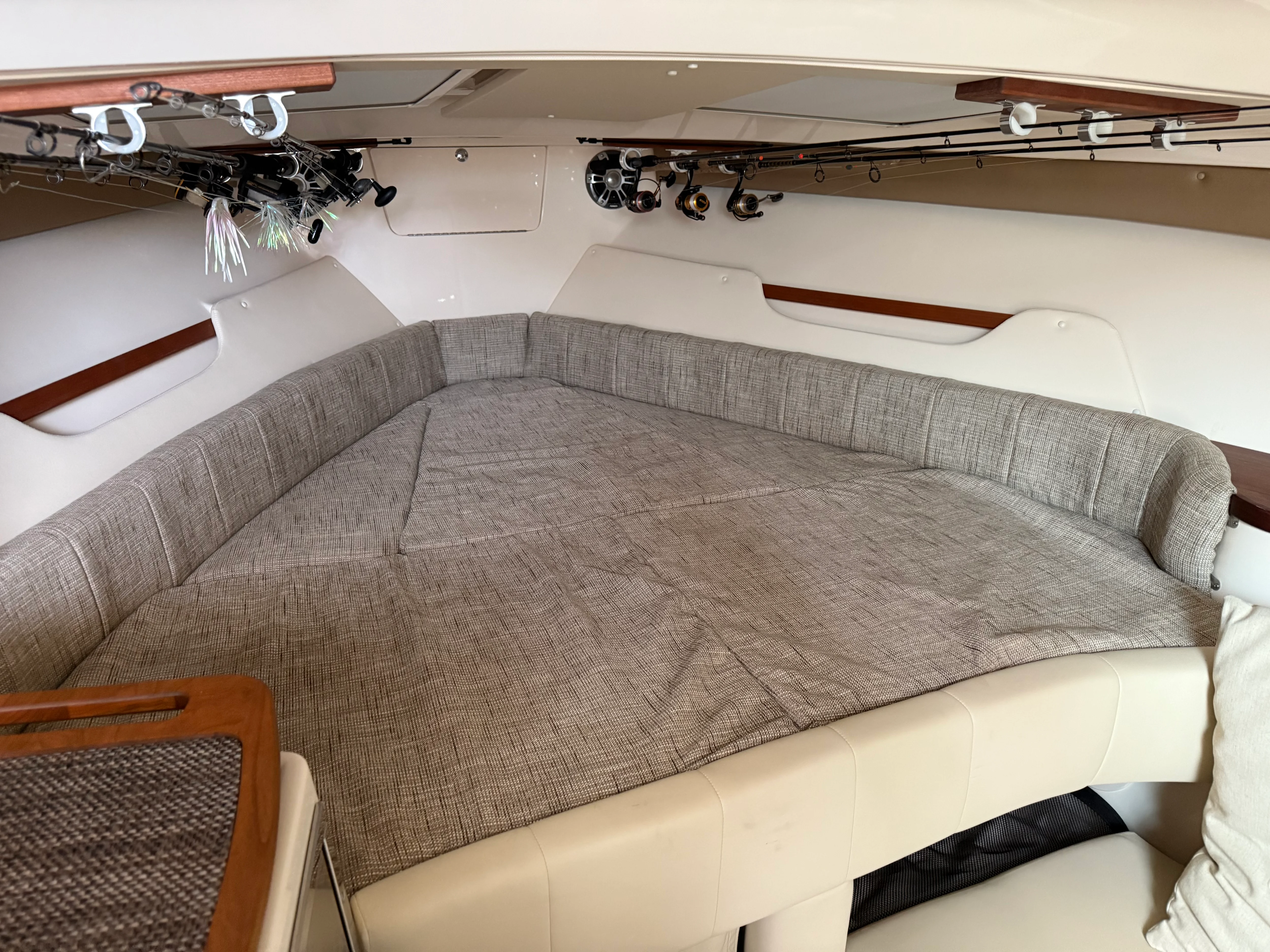 2025 Grady-White 330 EXPRESS Image Thumbnail #36