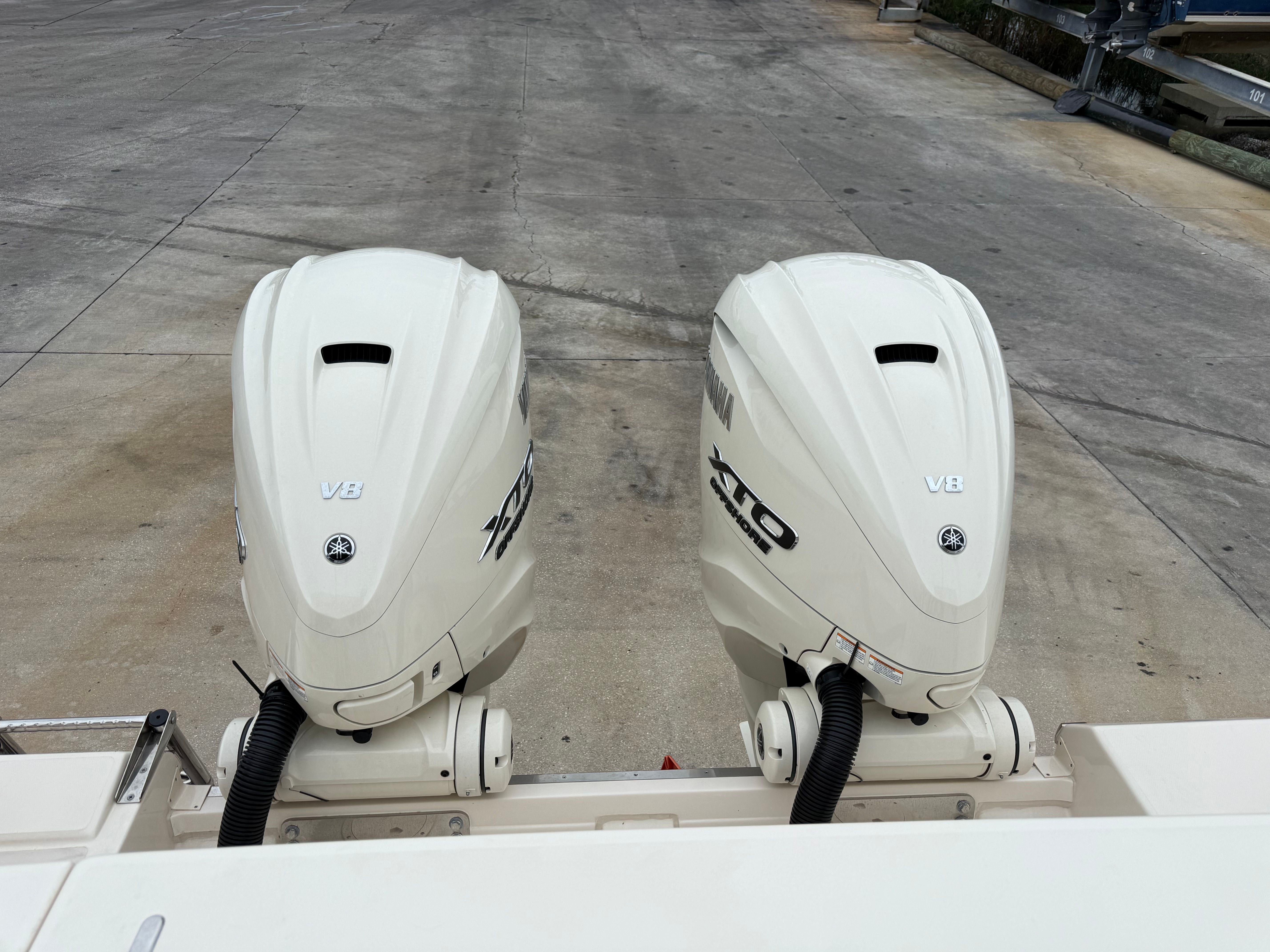 2025 Grady-White 330 EXPRESS Image Thumbnail #14