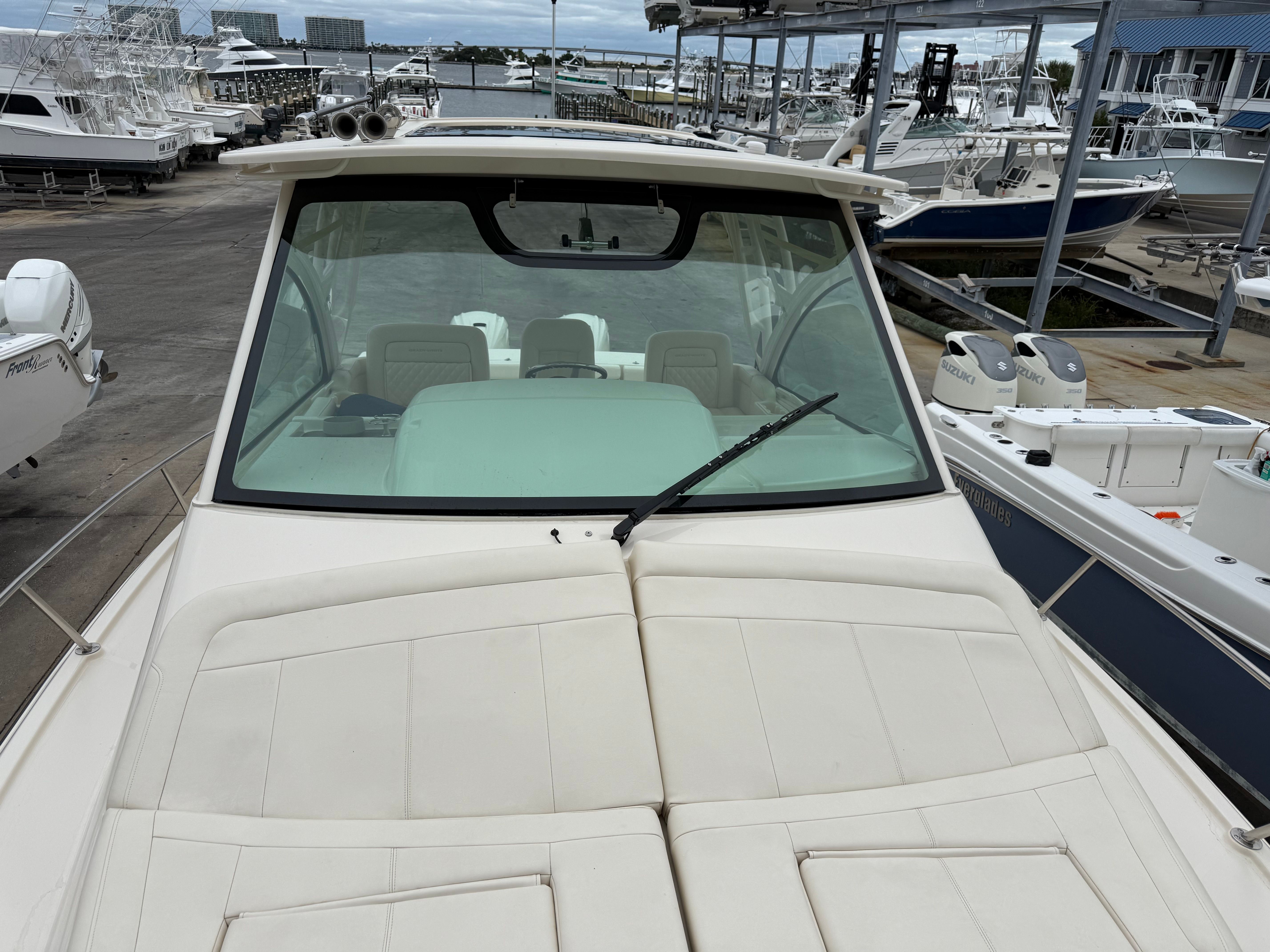 2025 Grady-White 330 EXPRESS Image Thumbnail #30