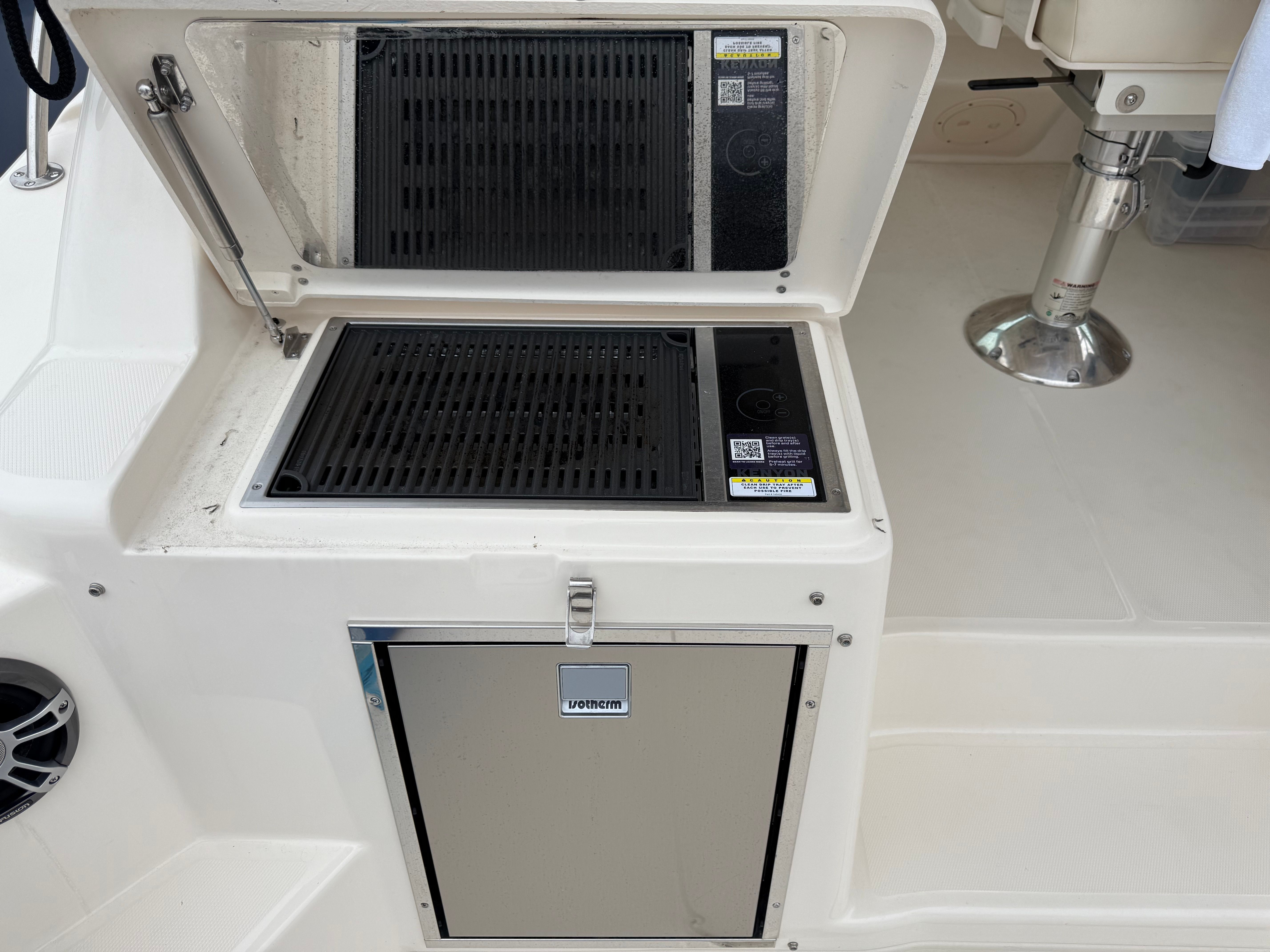 2025 Grady-White 330 EXPRESS Image Thumbnail #27