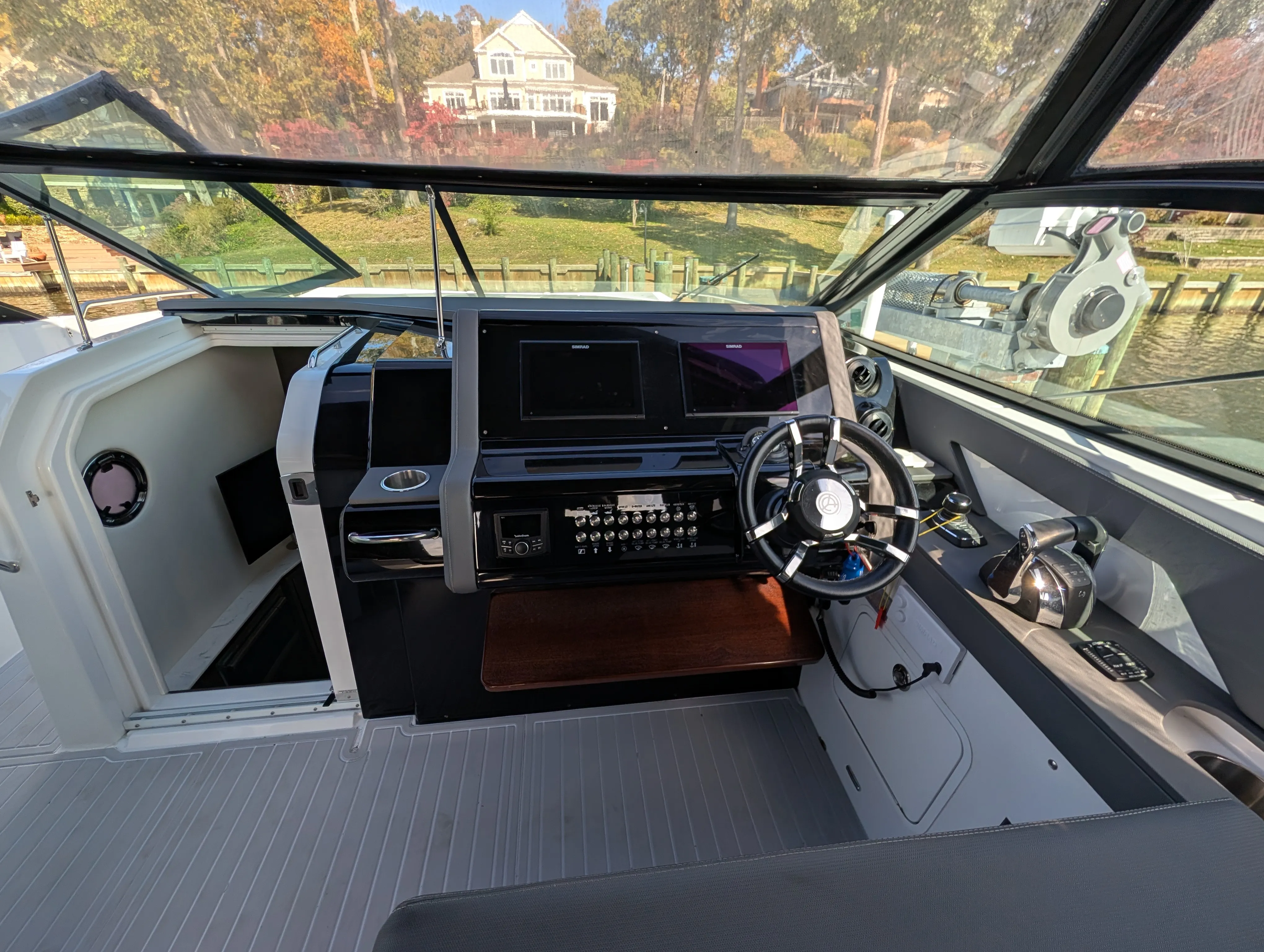 2021 Cruisers Yachts 38 GLS Image Thumbnail #17