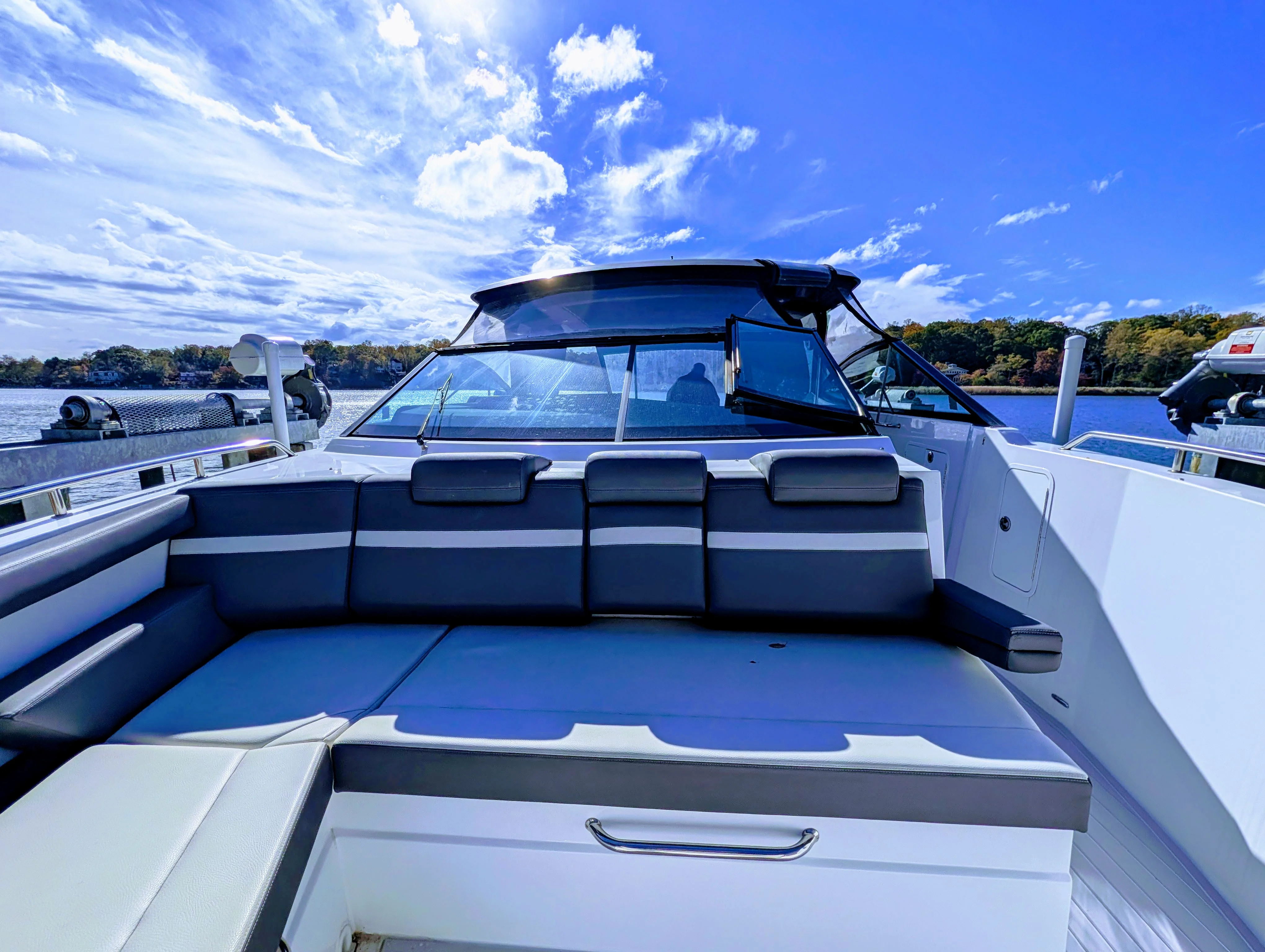 2021 Cruisers Yachts 38 GLS Image Thumbnail #10