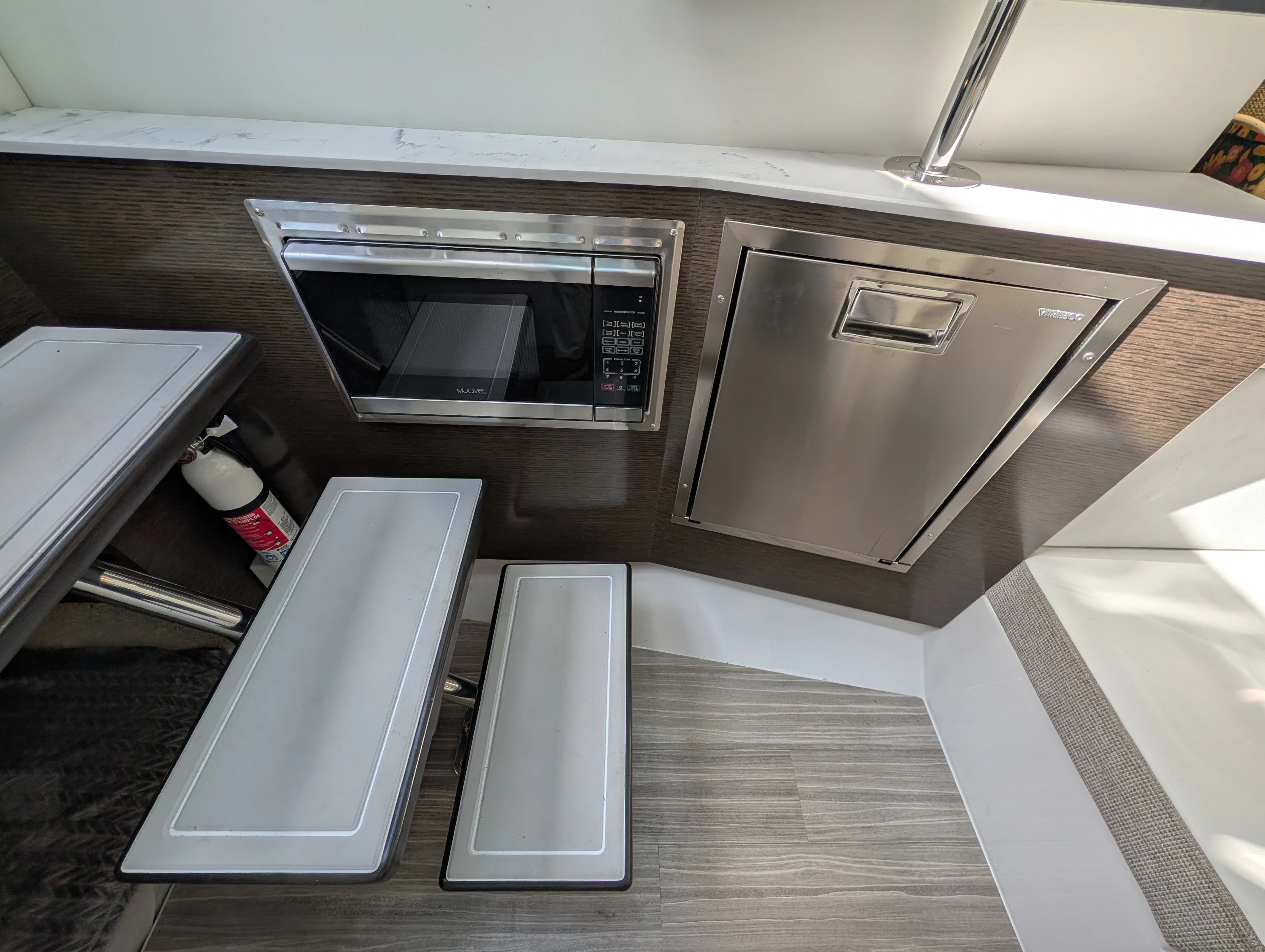 2021 Cruisers Yachts 38 GLS Image Thumbnail #46