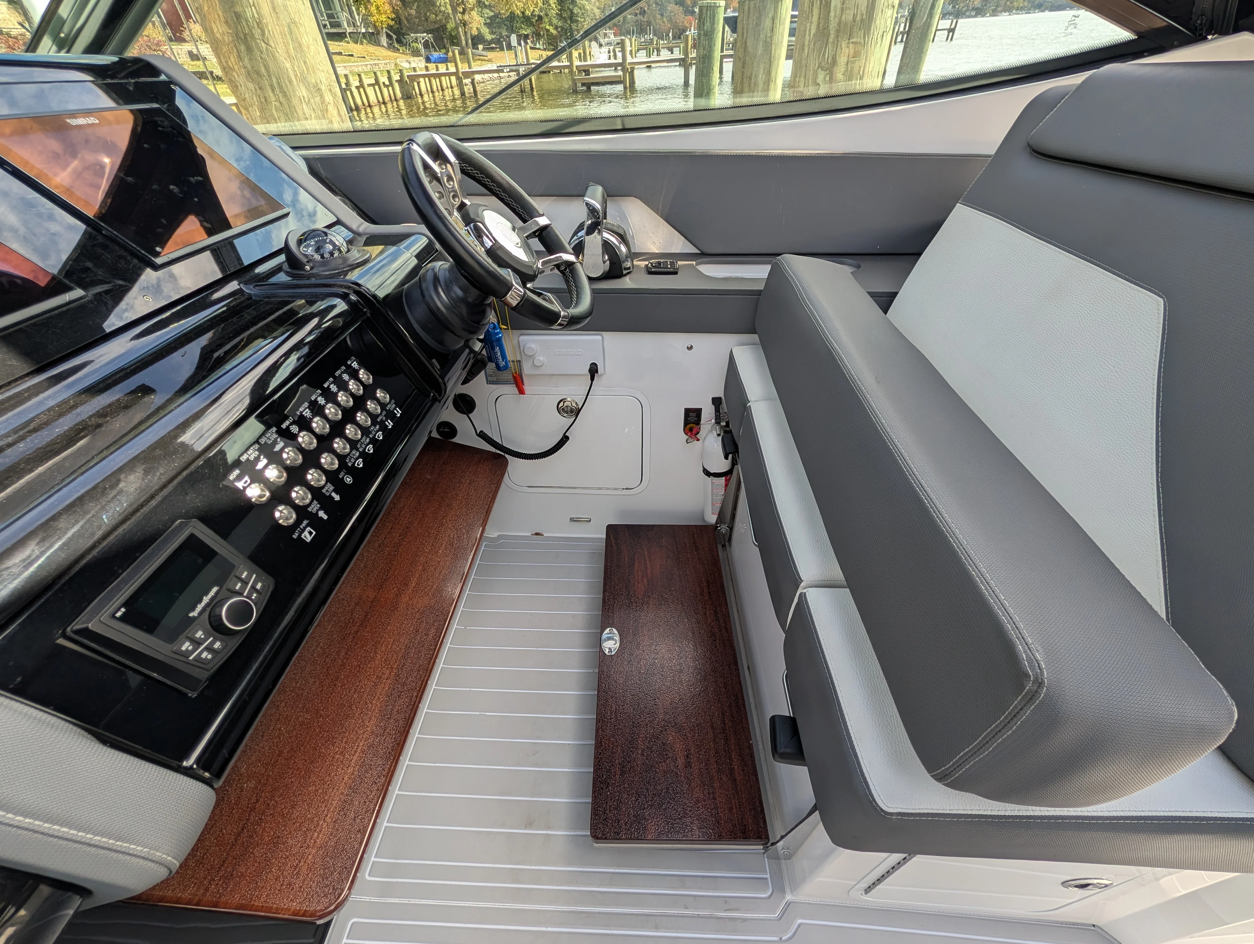 2021 Cruisers Yachts 38 GLS Image Thumbnail #29