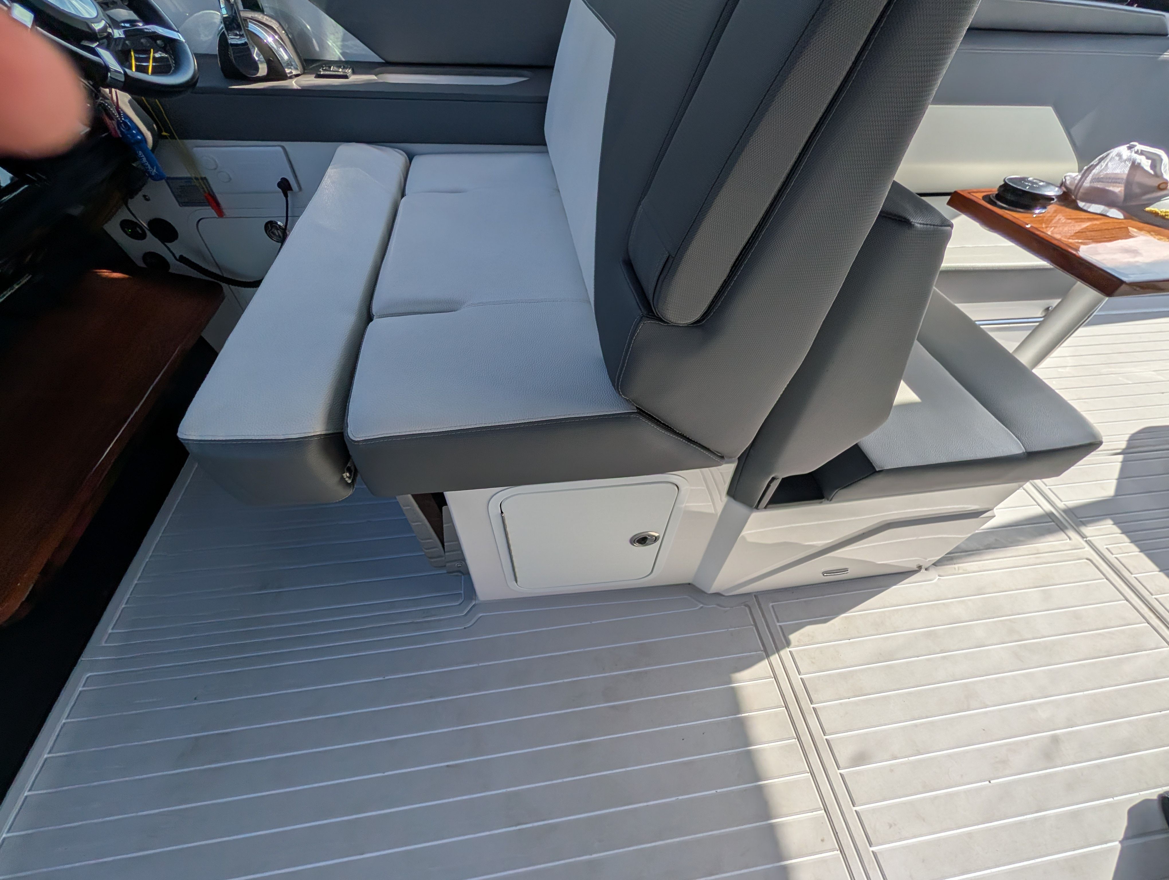 2021 Cruisers Yachts 38 GLS Image Thumbnail #22