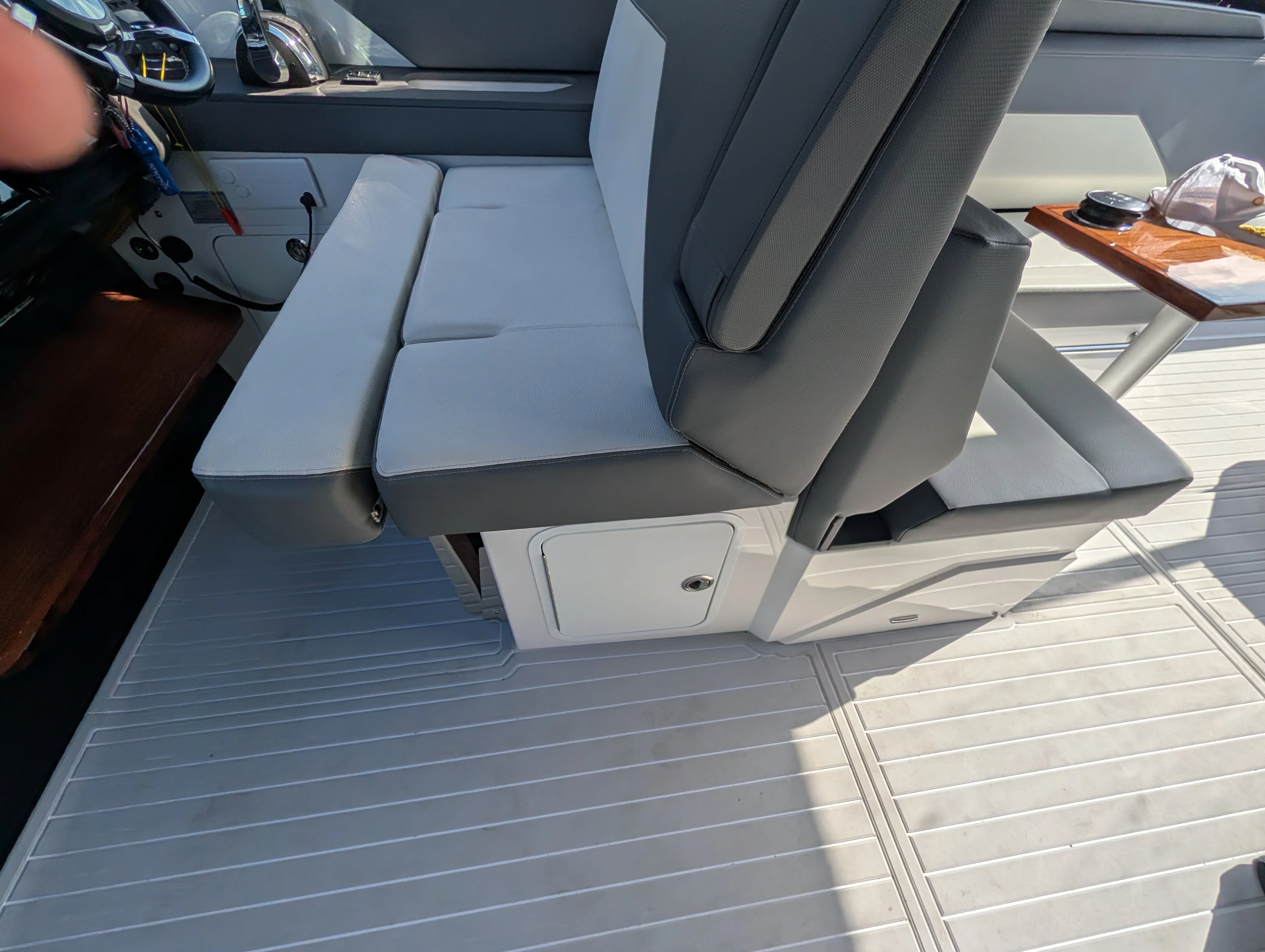 2021 Cruisers Yachts 38 GLS Image Thumbnail #22